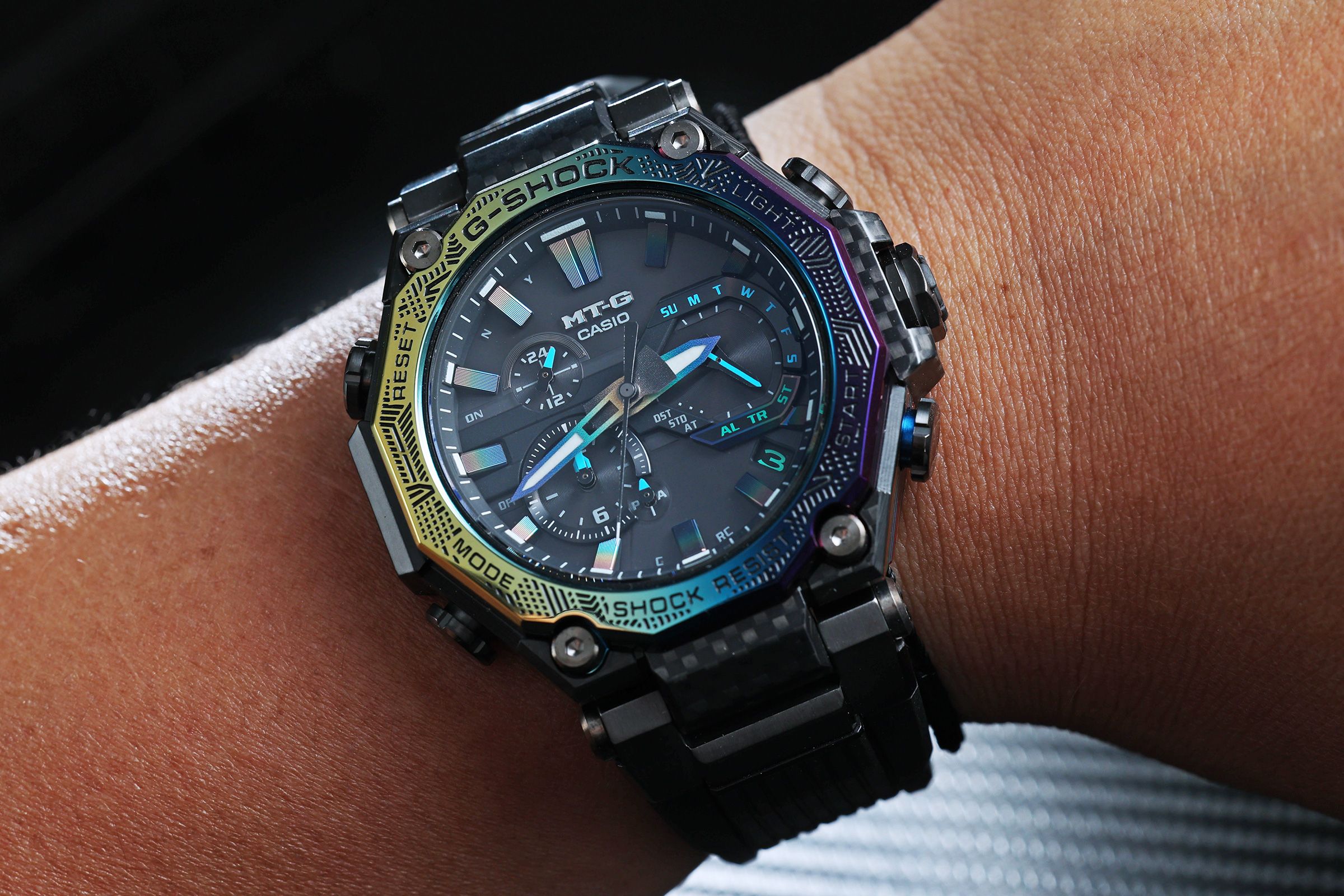 MTG-B2000YR ,定價NT$42,000。