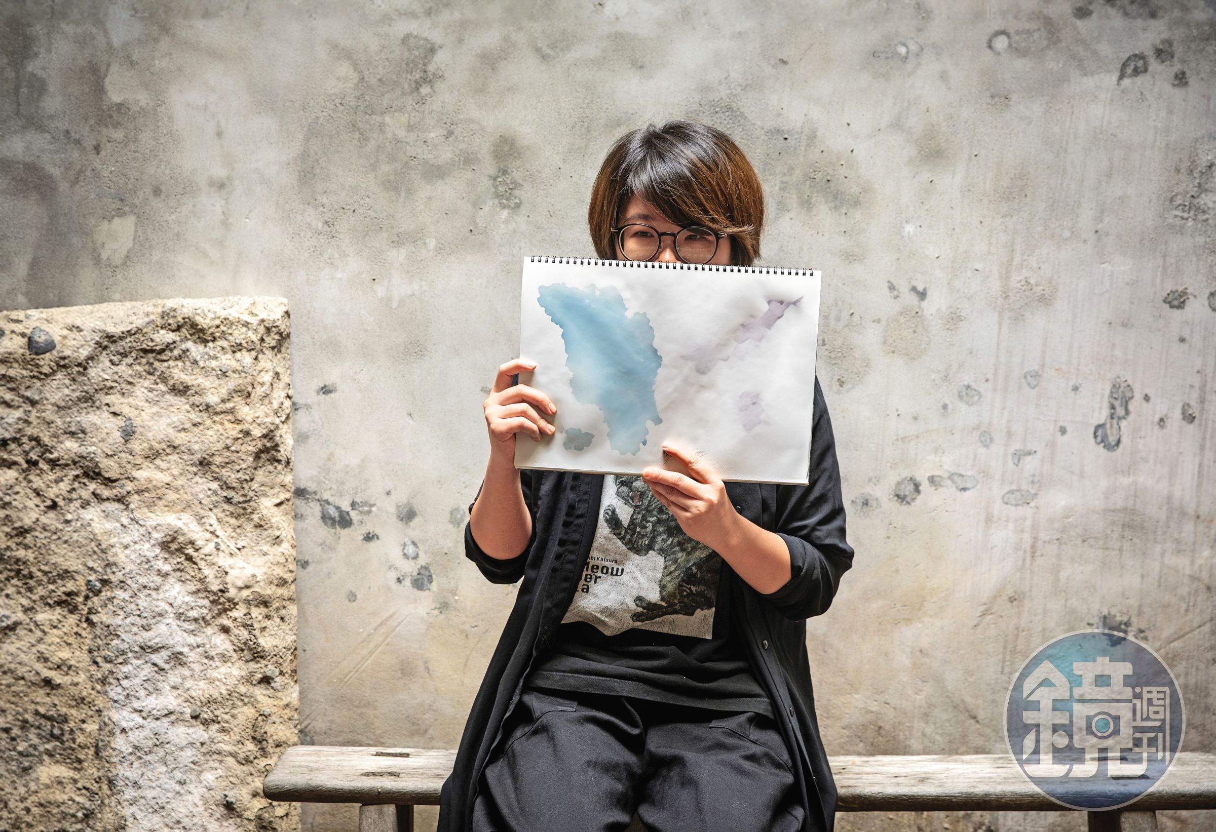 雅歌塔平常追美劇，熱愛漫畫、遊戲、小說。她懷念降級前的ChatGPT Plus，也知道明確的提示語可以提升回應正確率，但感性的創作人使用需求不同。