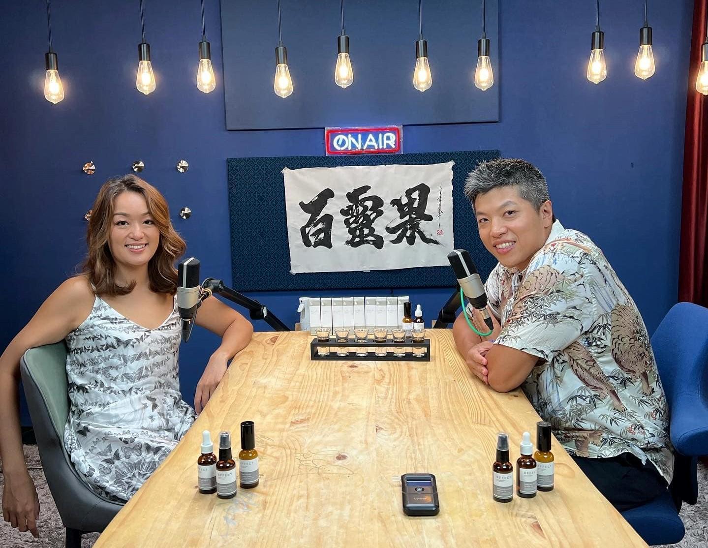 百靈果主持知名Podcast節目「百靈果News」身受歡迎，但也累積不少爭議。（翻攝自百靈果News臉書）