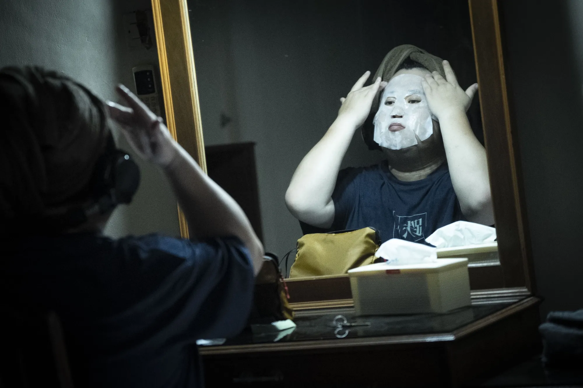 劉國劭在電影裡敷面膜遇鬼戲把許多觀眾笑到飆淚。（華影提供）