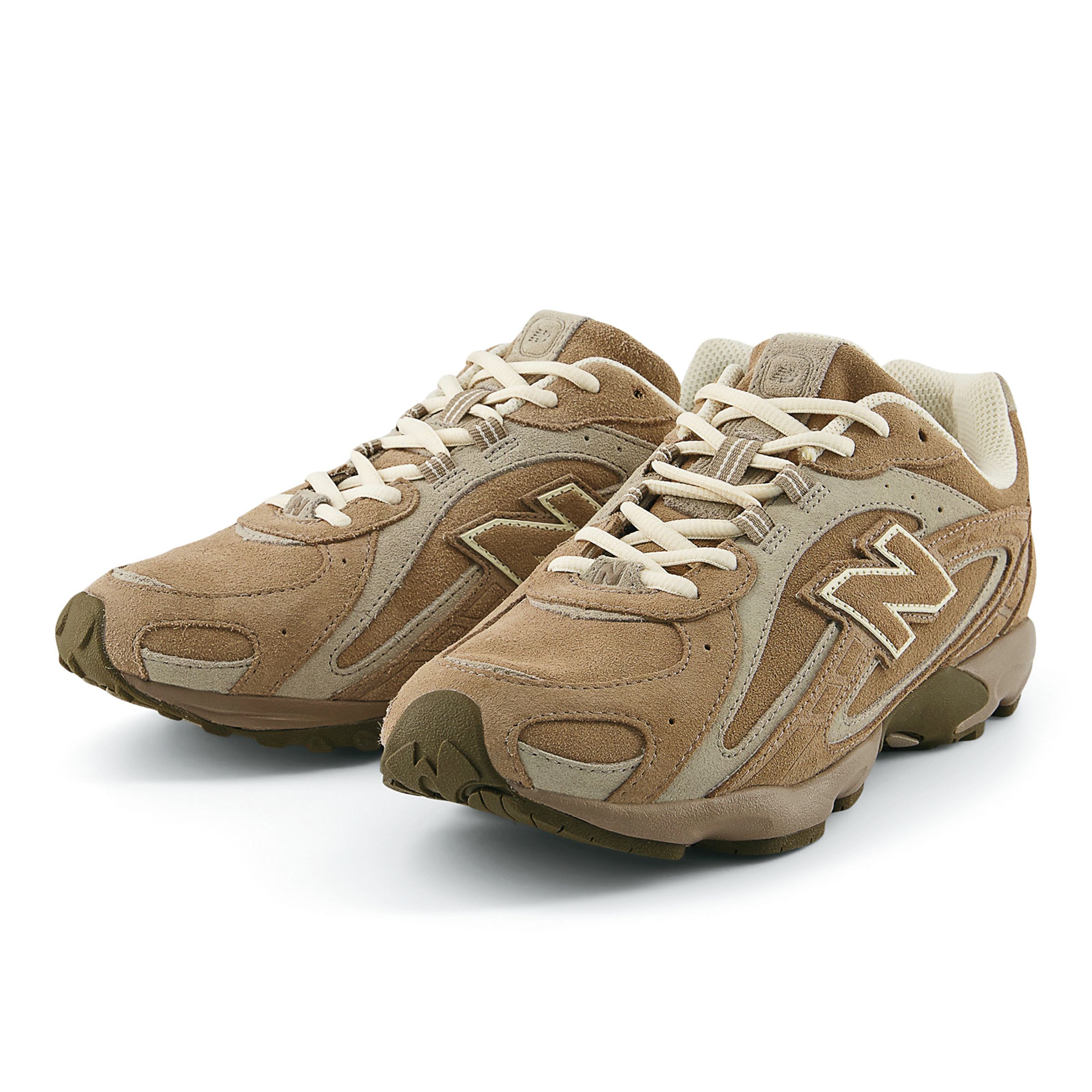 204L棕色鞋款 NT$3,880。(New Balance提供)
