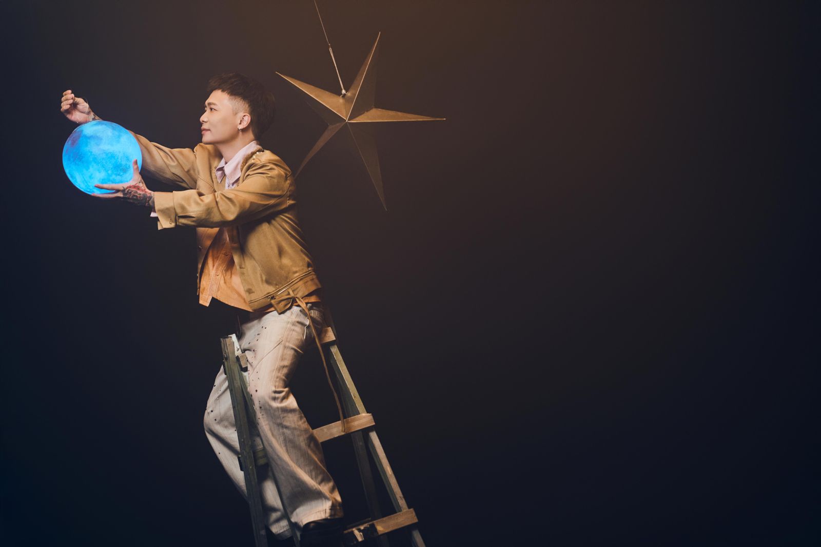 蕭秉治獻上新單曲〈恆星〉 Energy、丁噹耶誕特輯集結