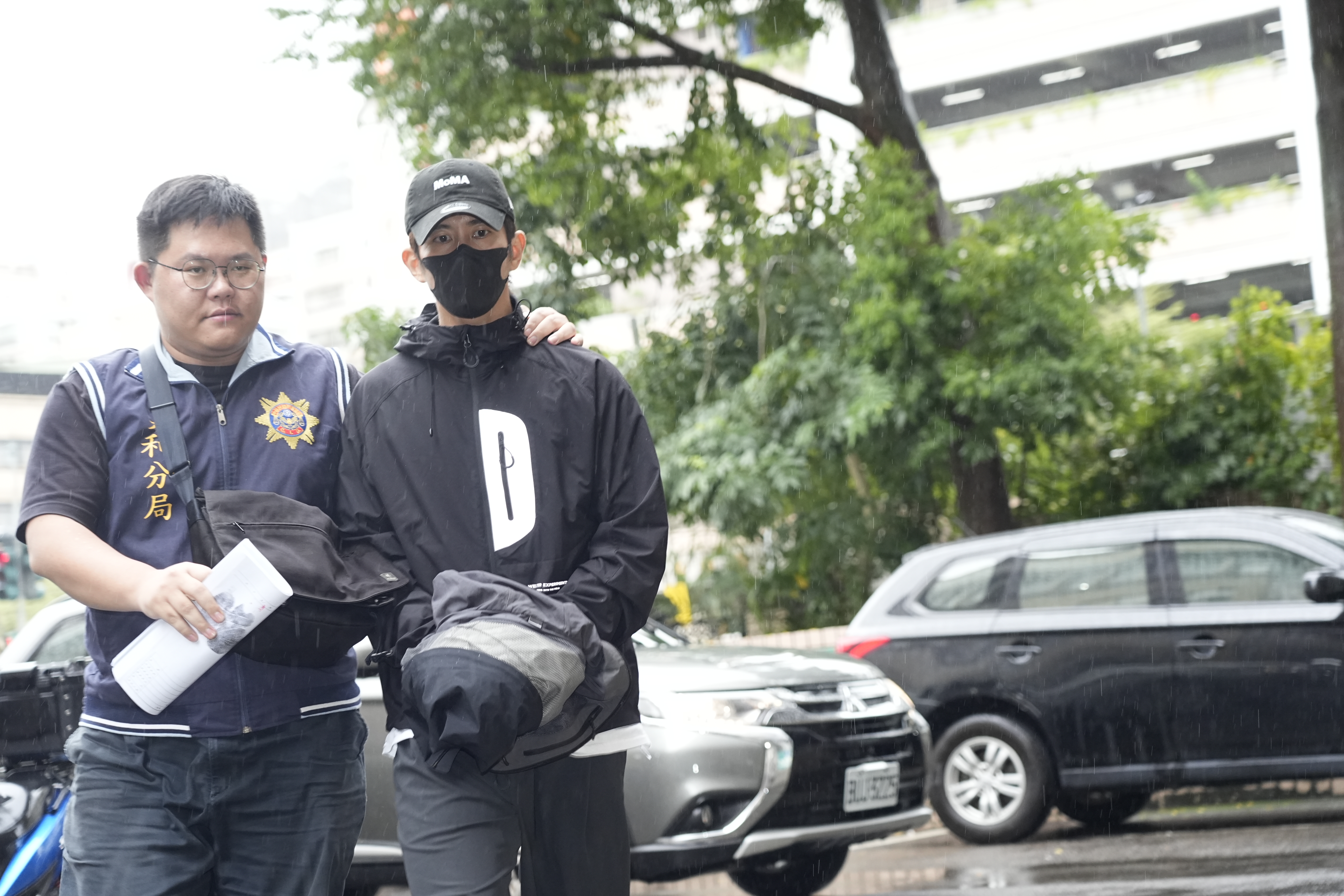 修杰楷涉入閃兵案。