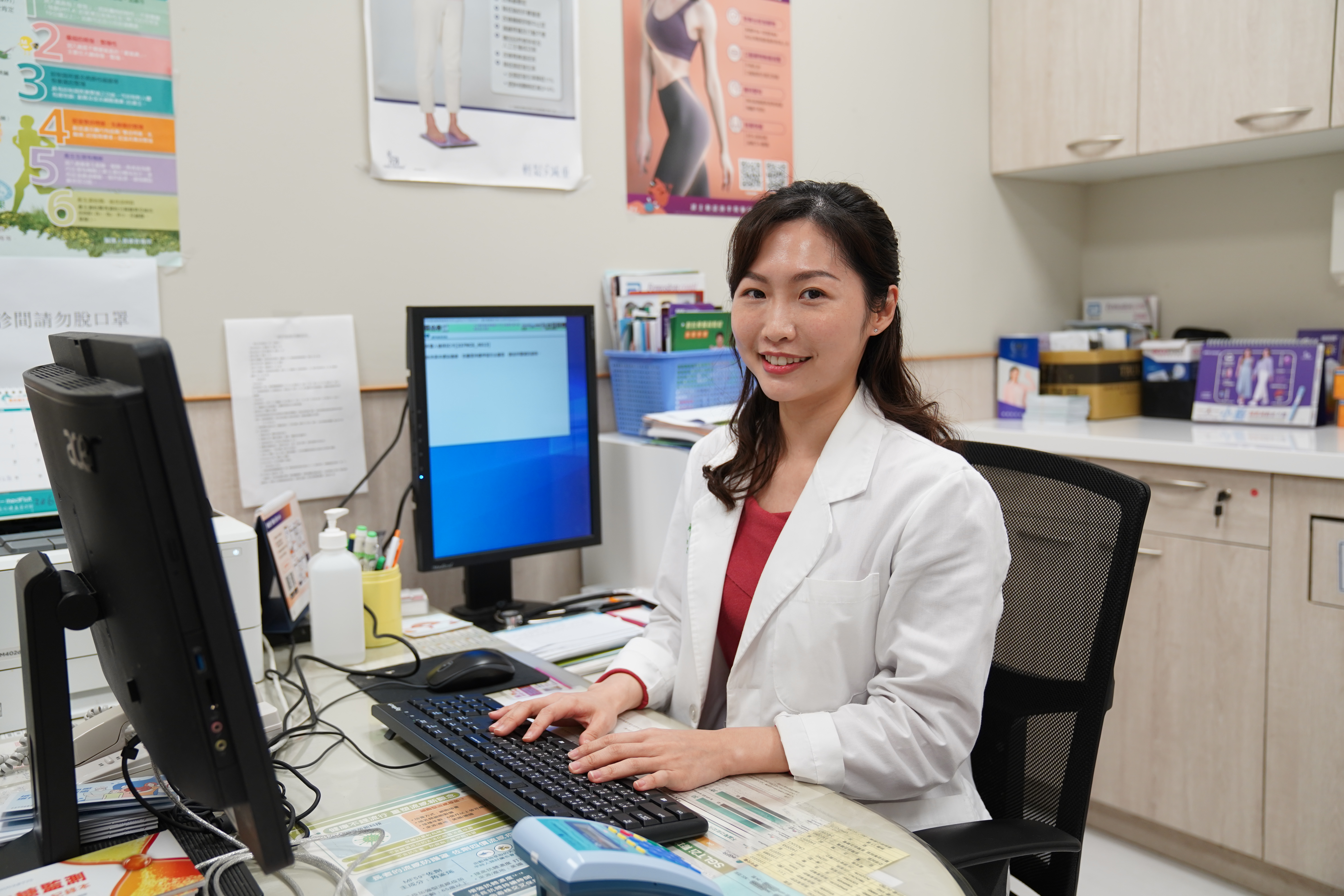 莊凱婷醫師指出，結合專業醫事人員協助戒菸，比單純靠意志力戒菸成功率高出超過3倍。（中國醫藥大學新竹附設醫院提供）