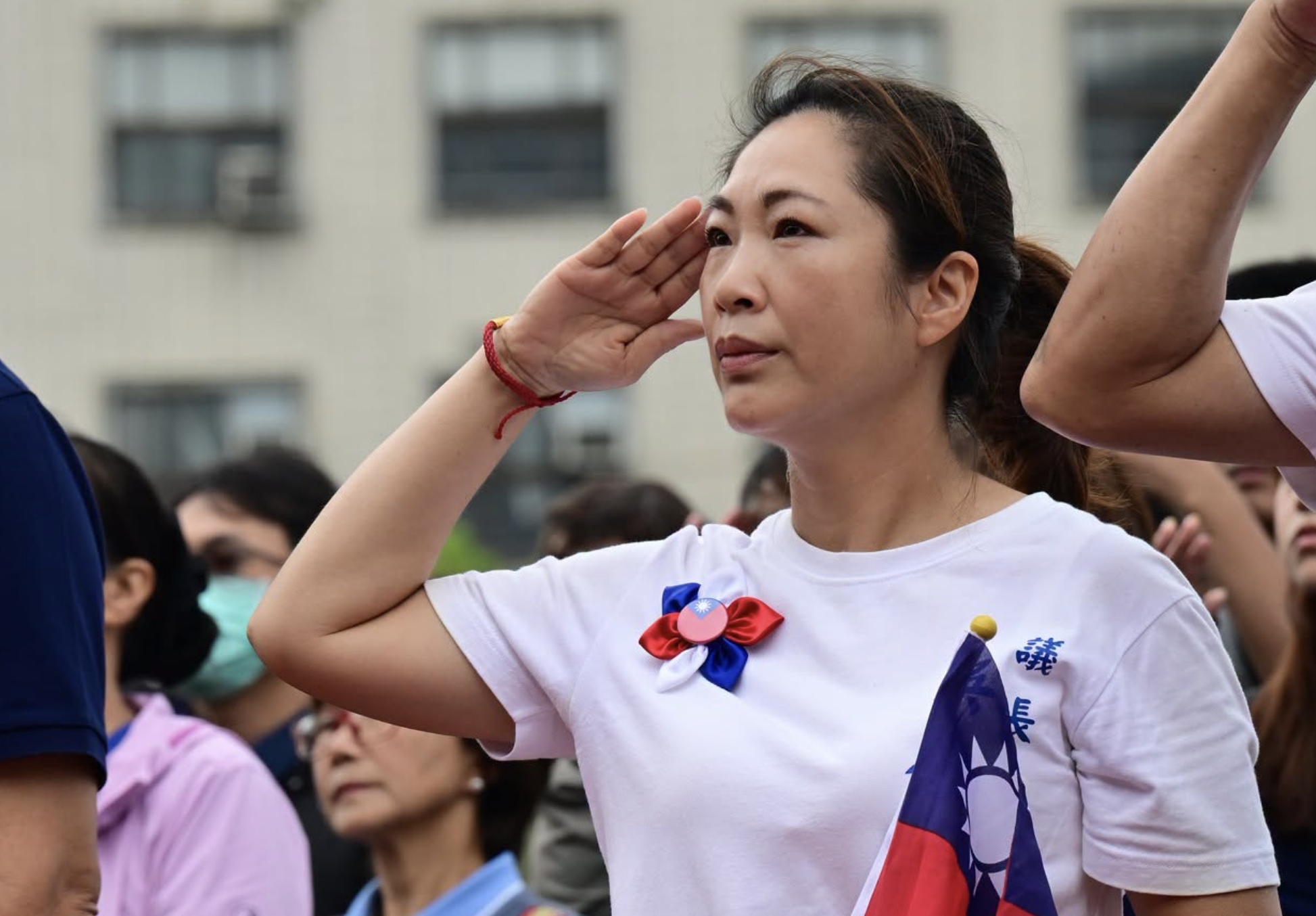 台東議長吳秀華家族涉弊!前縣長哥哥吳俊立「機場被帶走」 競辦回應了
