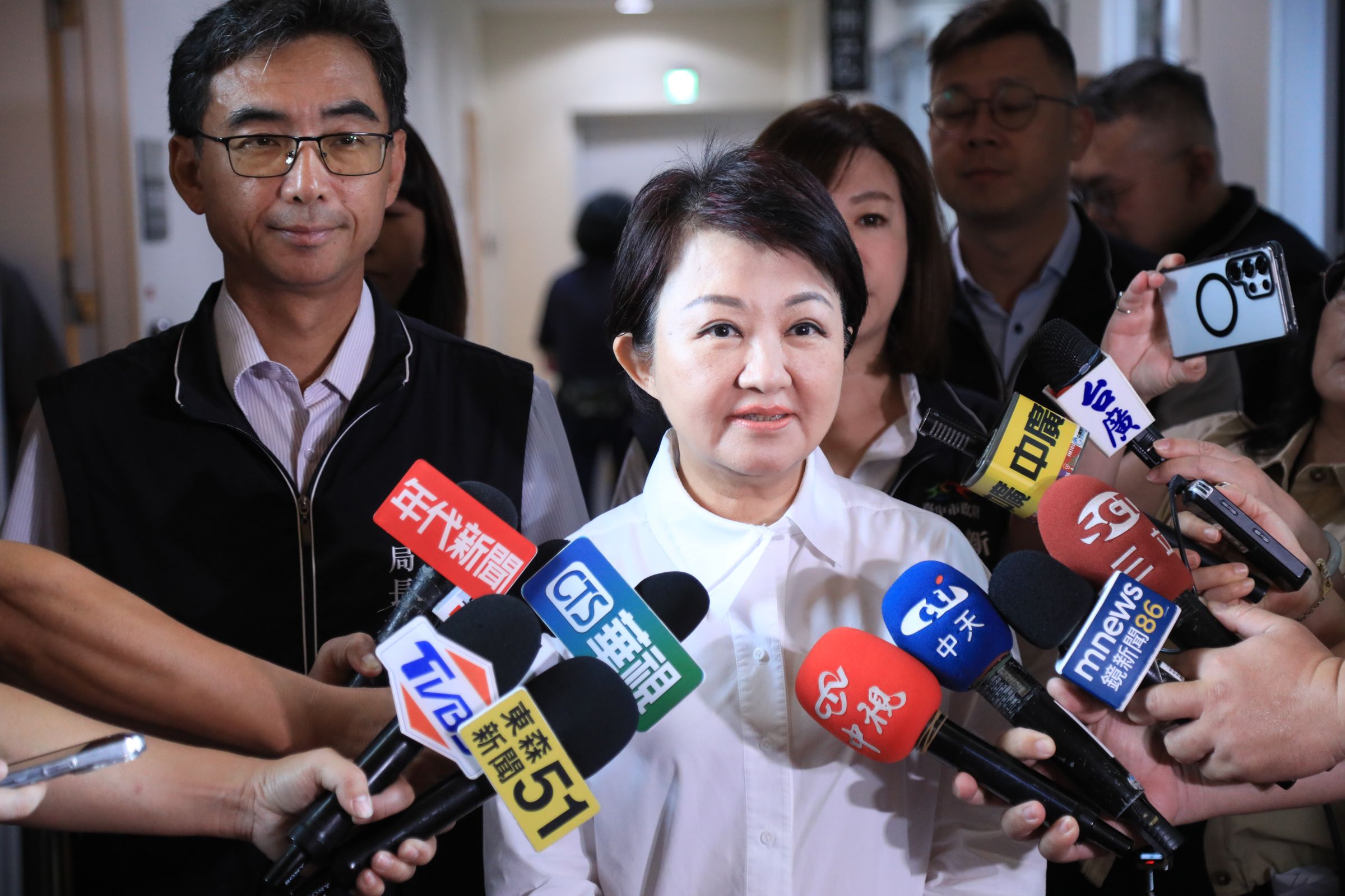 臺中市長盧秀燕近日於市議會答詢時發表「現在的法院是中央執政黨開的」等言論，法官協會深感遺憾，並表達嚴正抗議。（台中市政府提供）