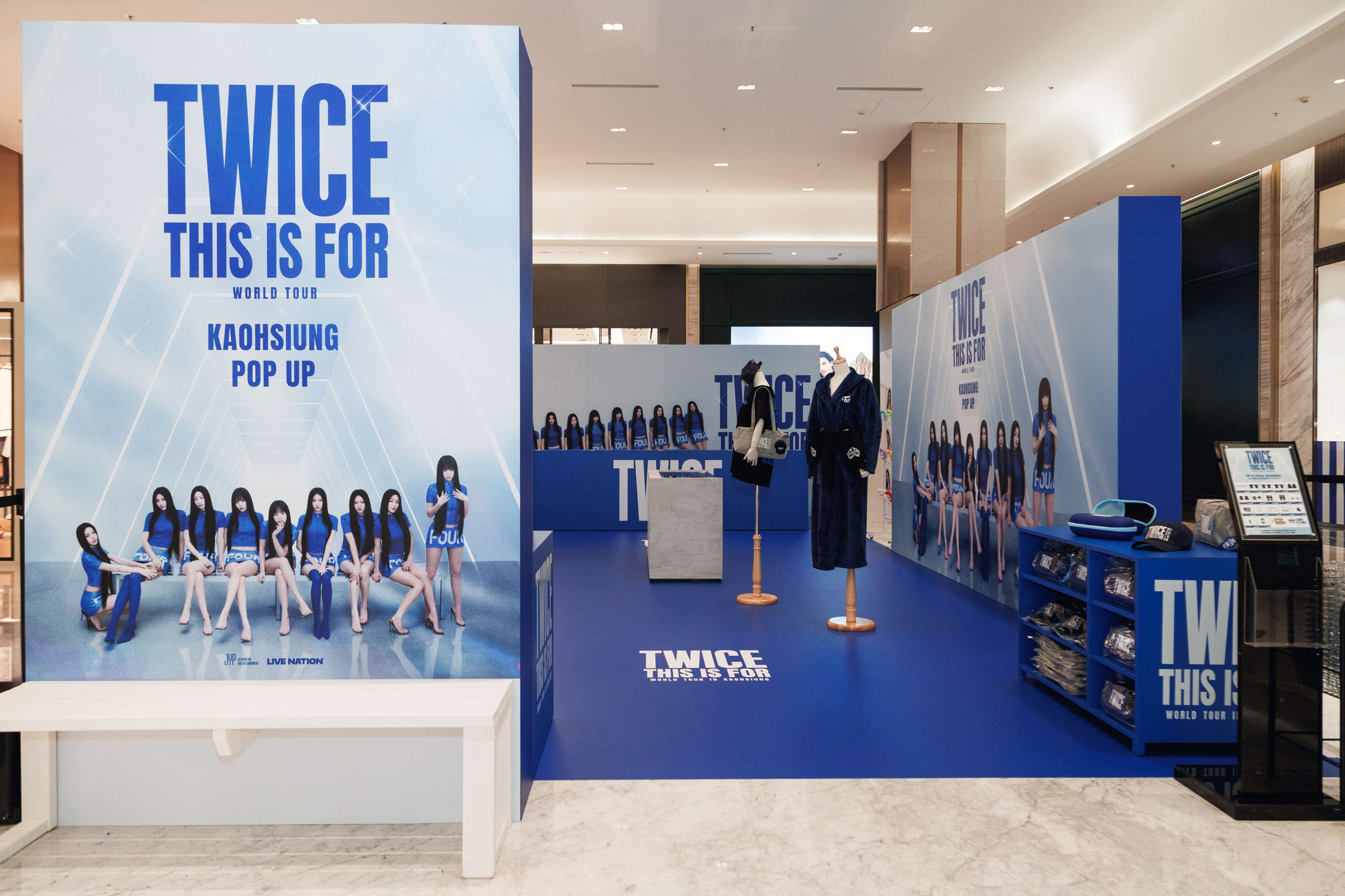 TWICE官方週邊店為期十天,千萬別錯過。(Live Nation提供)