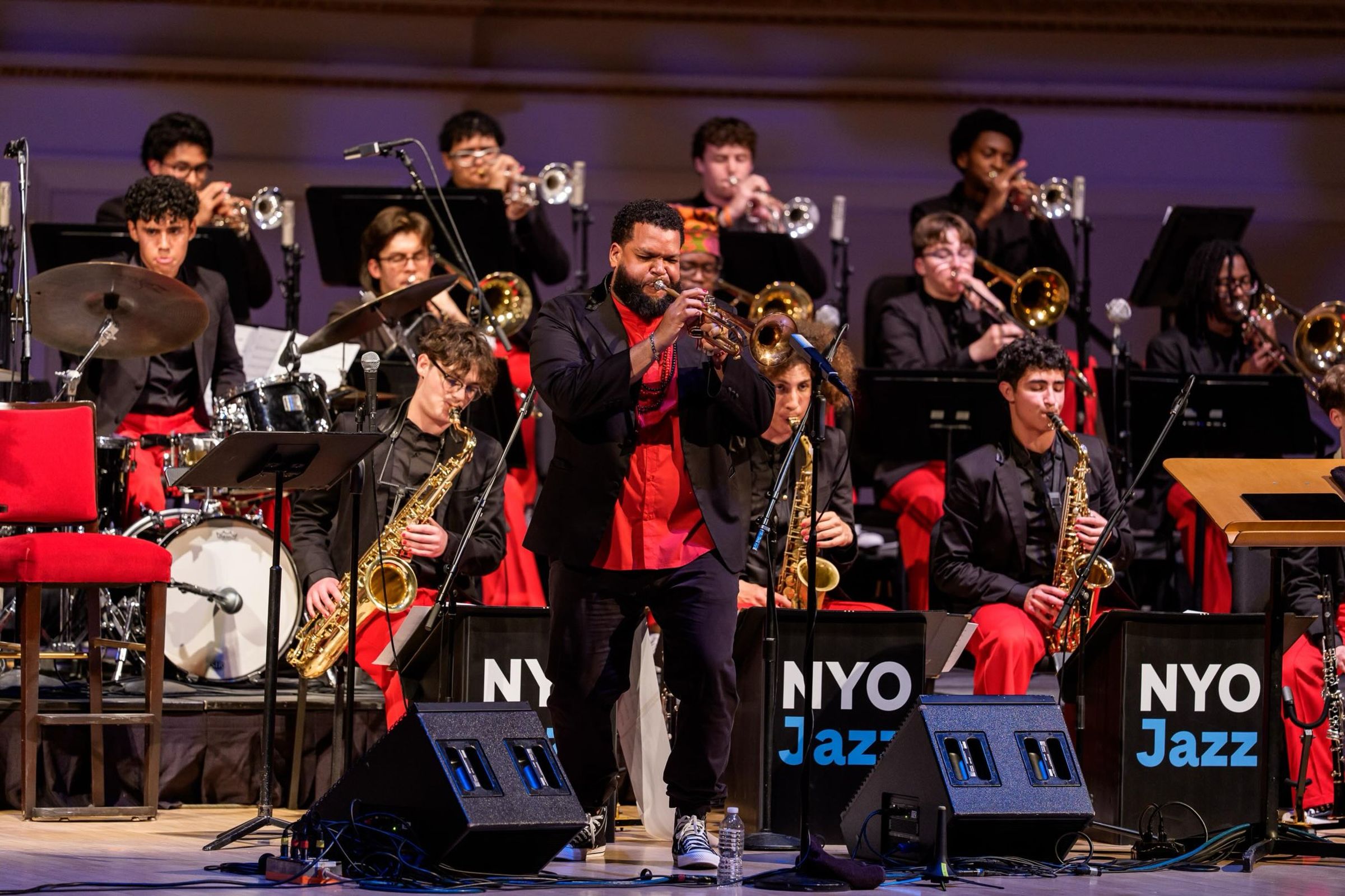 底特律小號演奏家克里斯・強森首度擔任NYO Jazz樂隊指揮,也是率領樂團登上卡內基音樂廳。(牛耳藝術提供)