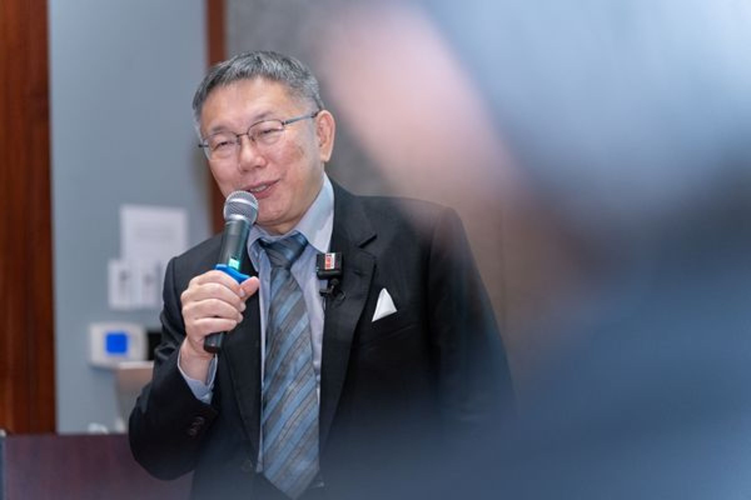 柯文哲表示，「只是恐怕一開始國民黨對藍白合的想像，只是以前國親合模式，親民黨就不見了」。（民眾黨提供）