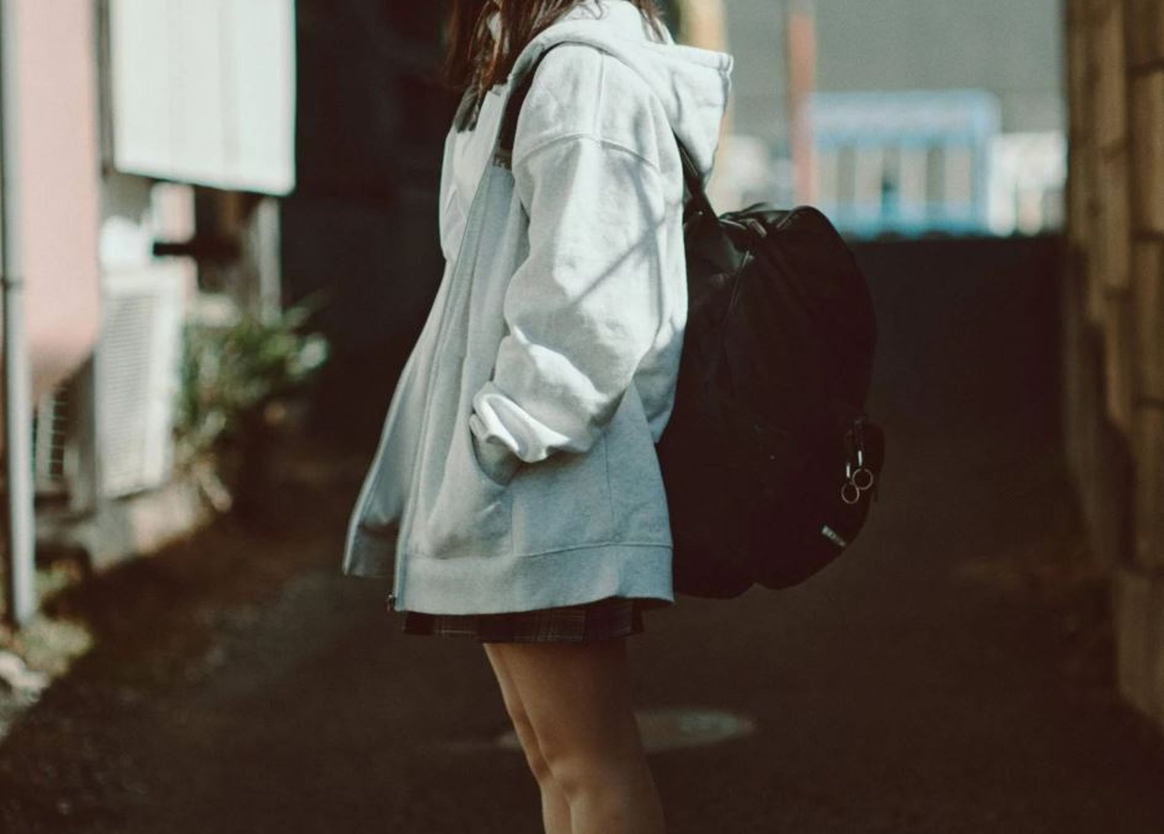 學妹交往18歲磁磚工,朋友家嘿咻1次「衰中淋病」。(示意圖;翻攝Pakutaso)