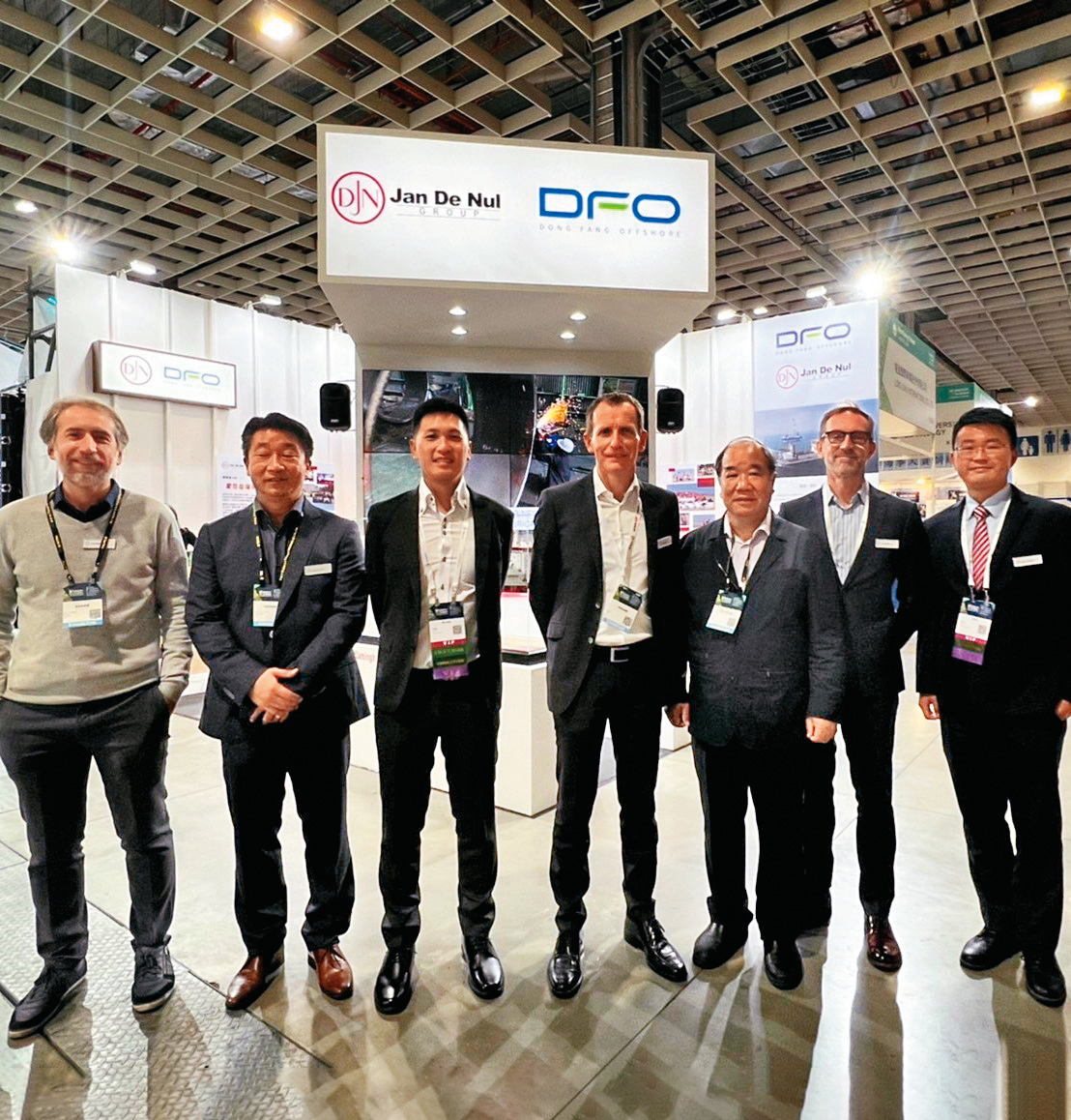 東方風能從母公司宏華營造獨立分割出來後，營運與船隊迅速擴大。（東方風能科技臉書）