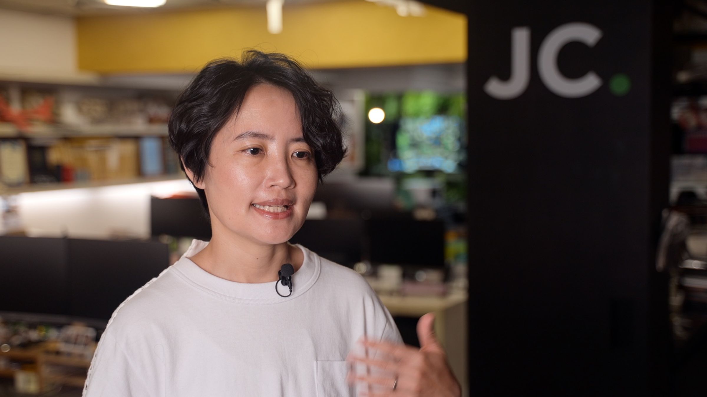 她,是室內設計師王菱檥(Nora),也是柏成設計公司的共同創辦人,從巴黎到紐約的留學經歷,讓她立志將美學融入日常。
