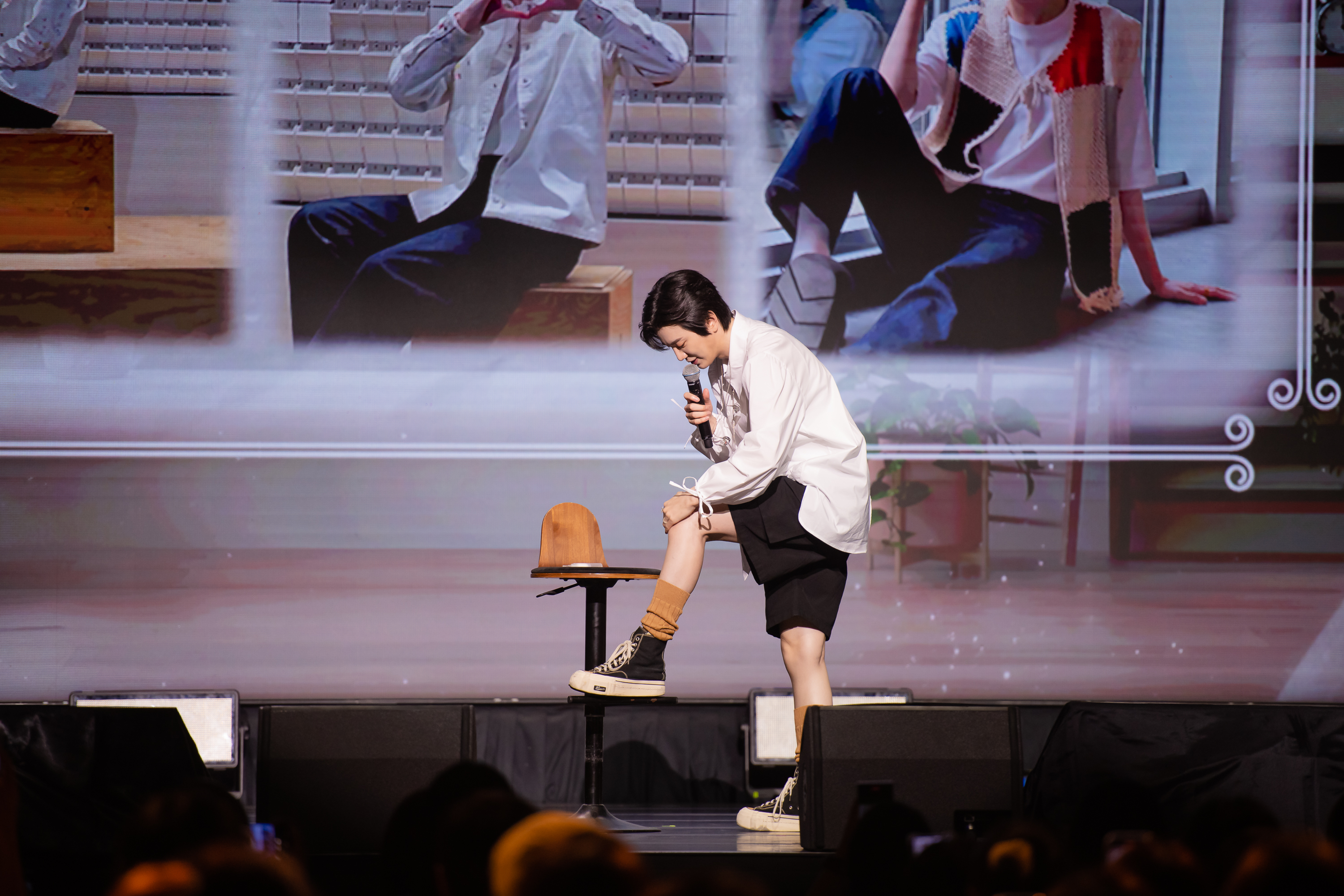 不僅是史上最初搭台灣救護車的韓星，INFINITE李成種也是第一個在見面會舞台上當眾擦小腿乳液的韓星。（ON INN ASIA 提供）