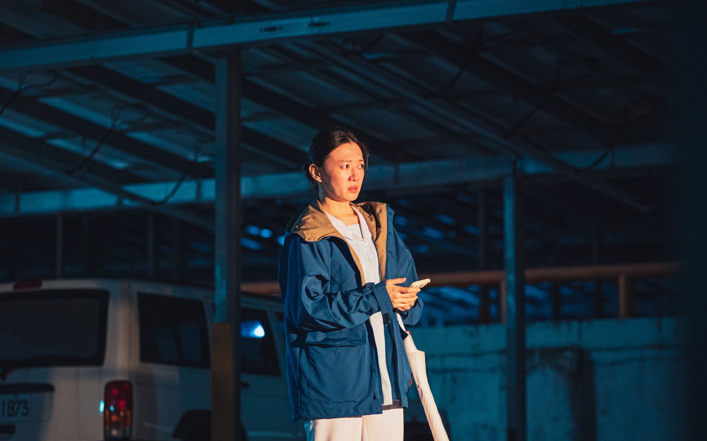 導演將最難的角色給李杏，又讓她遭水刑逼供，但也答應李杏下次不會讓她受虐。（華映提供）