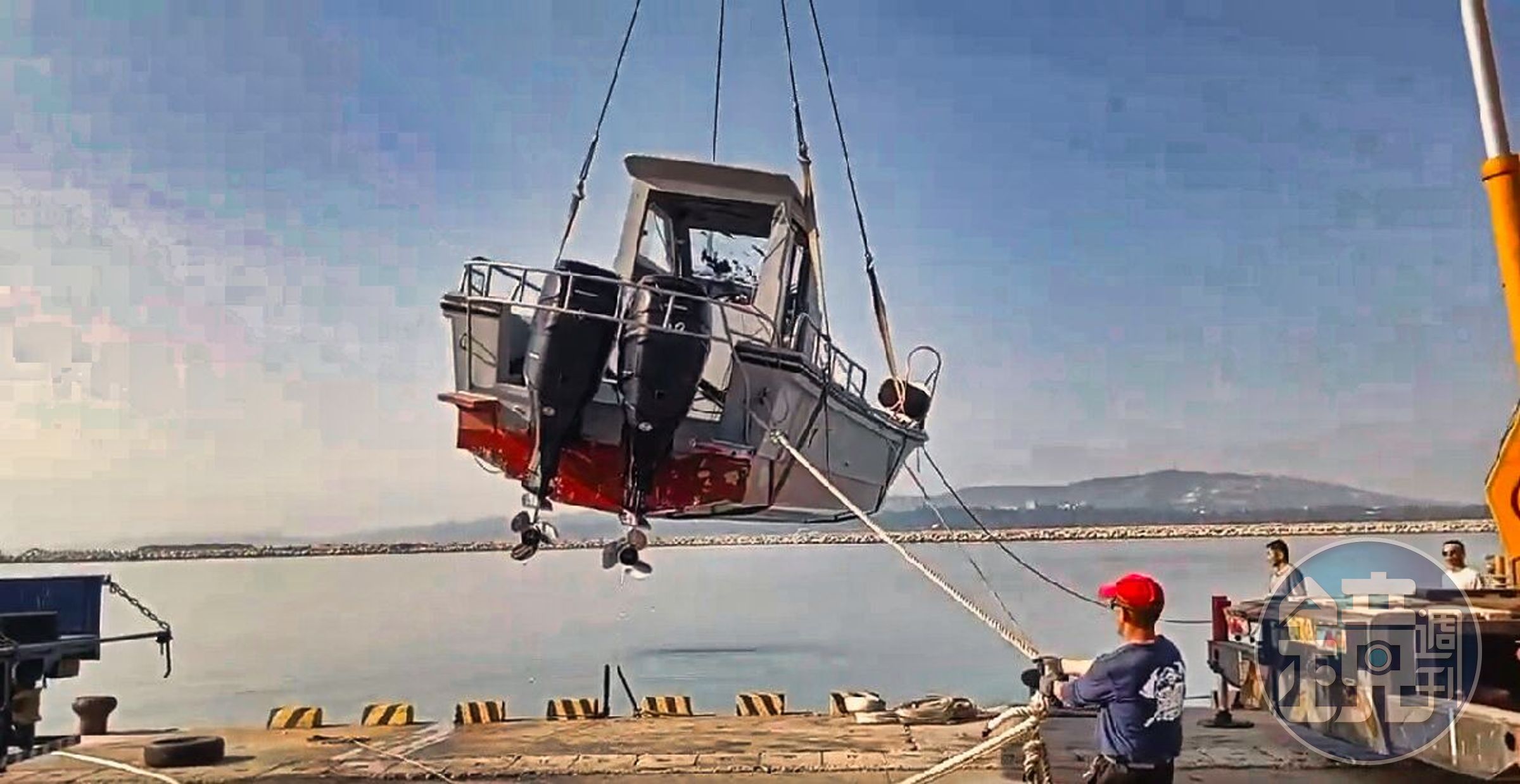 海事專業認為，陸艇擁2具發動機，追求機動高速，也因此增加翻覆風險。（讀者提供 ）