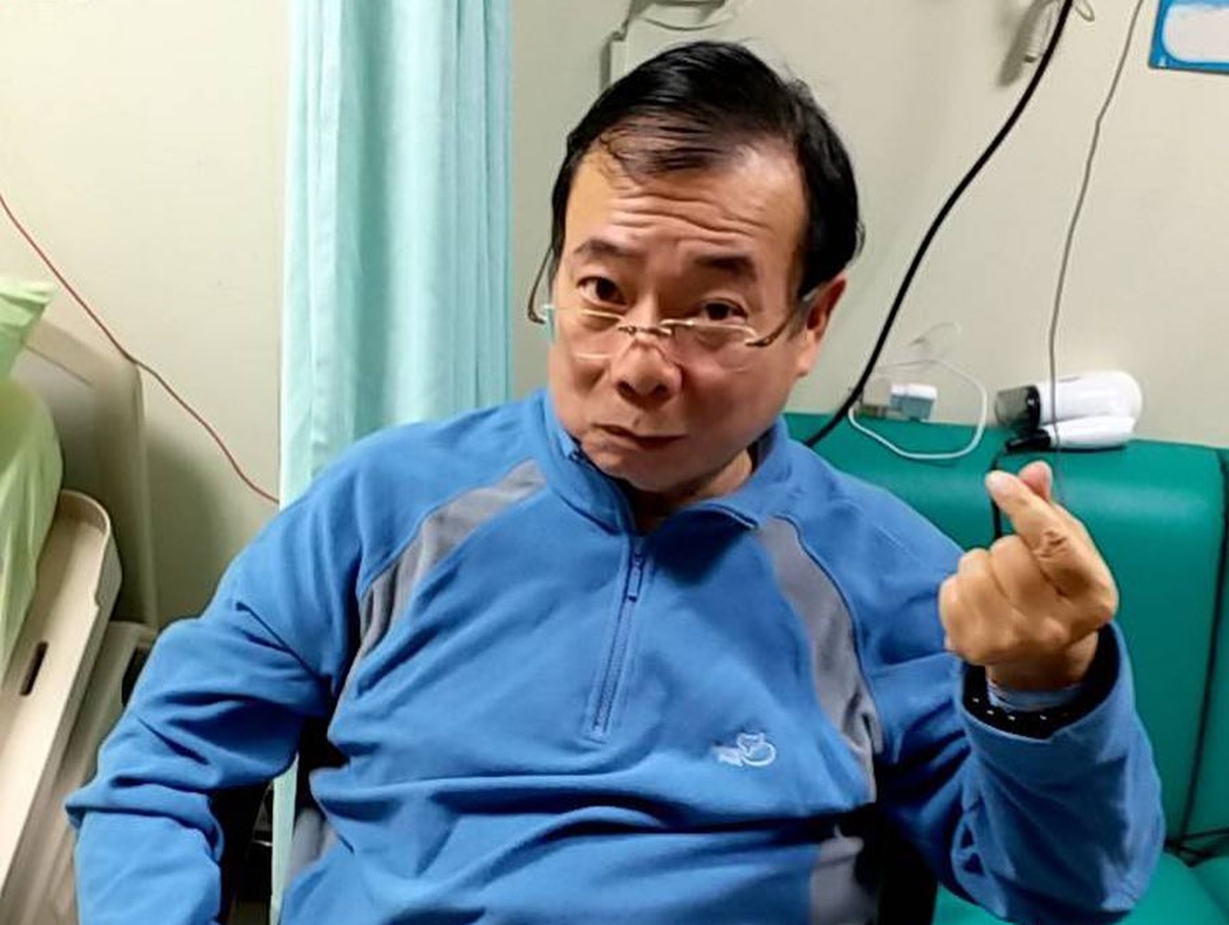 廖峻中風卻傳出廠商寄出存證信函要求履約。(翻攝自臉書)