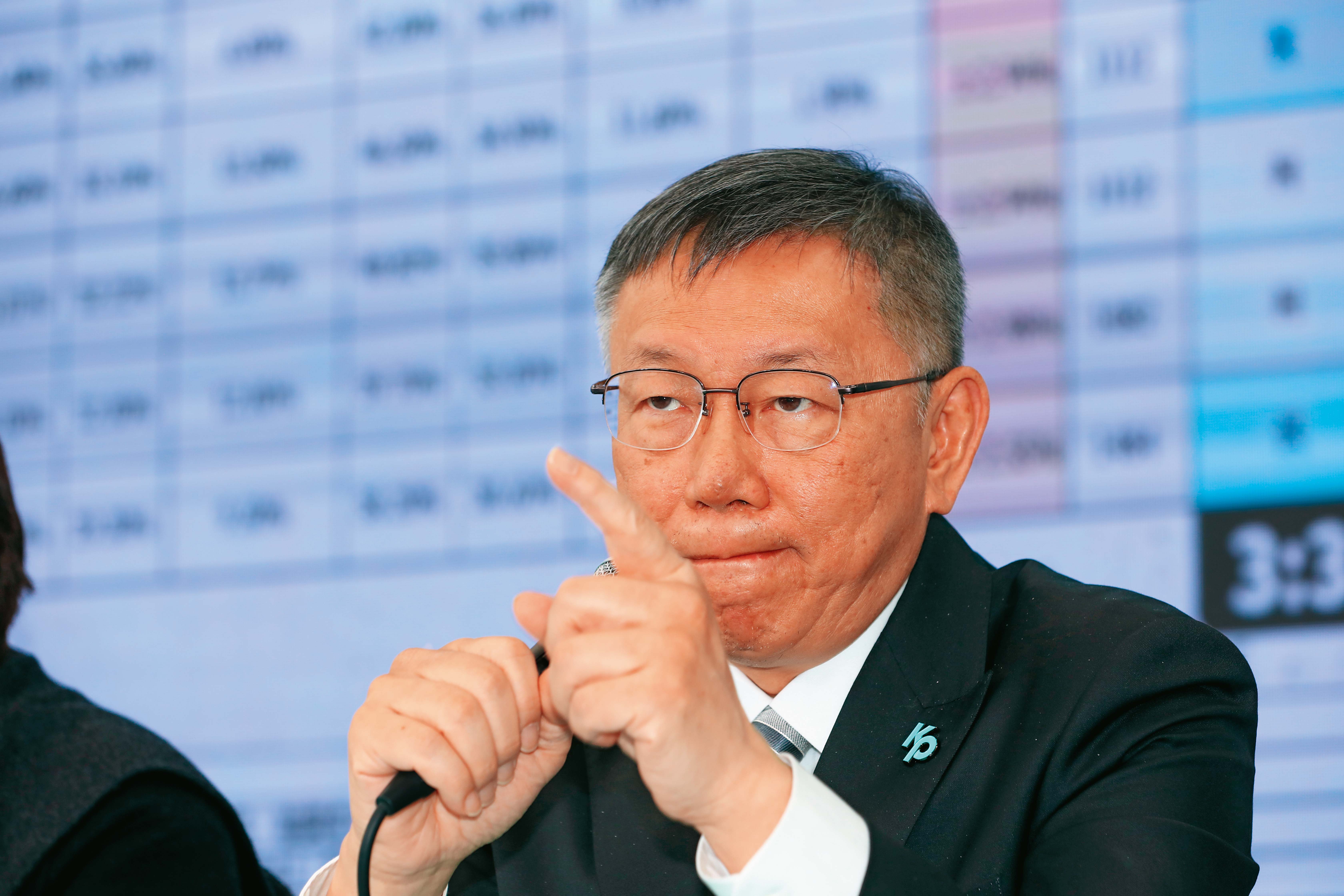 藍白合協商多時仍未成定局，巨頭密會協議後，又因民調卡關。圖為民眾黨總統參選人柯文哲。