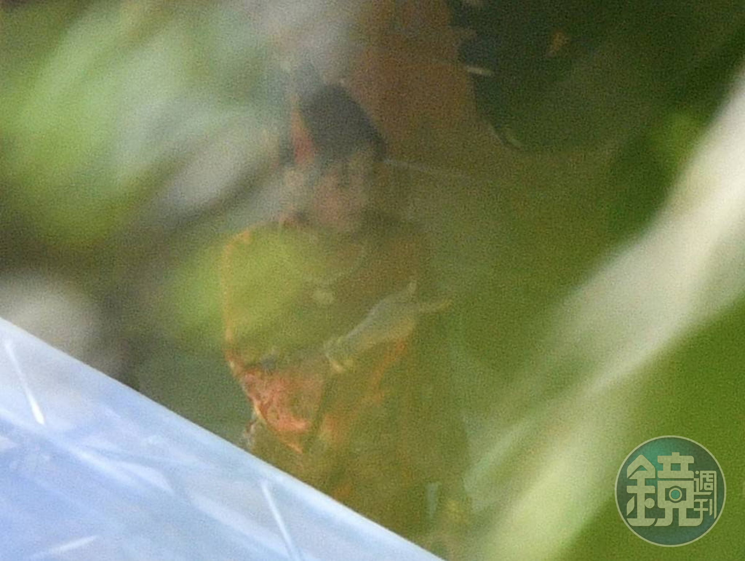 新娘首飾一應俱全。