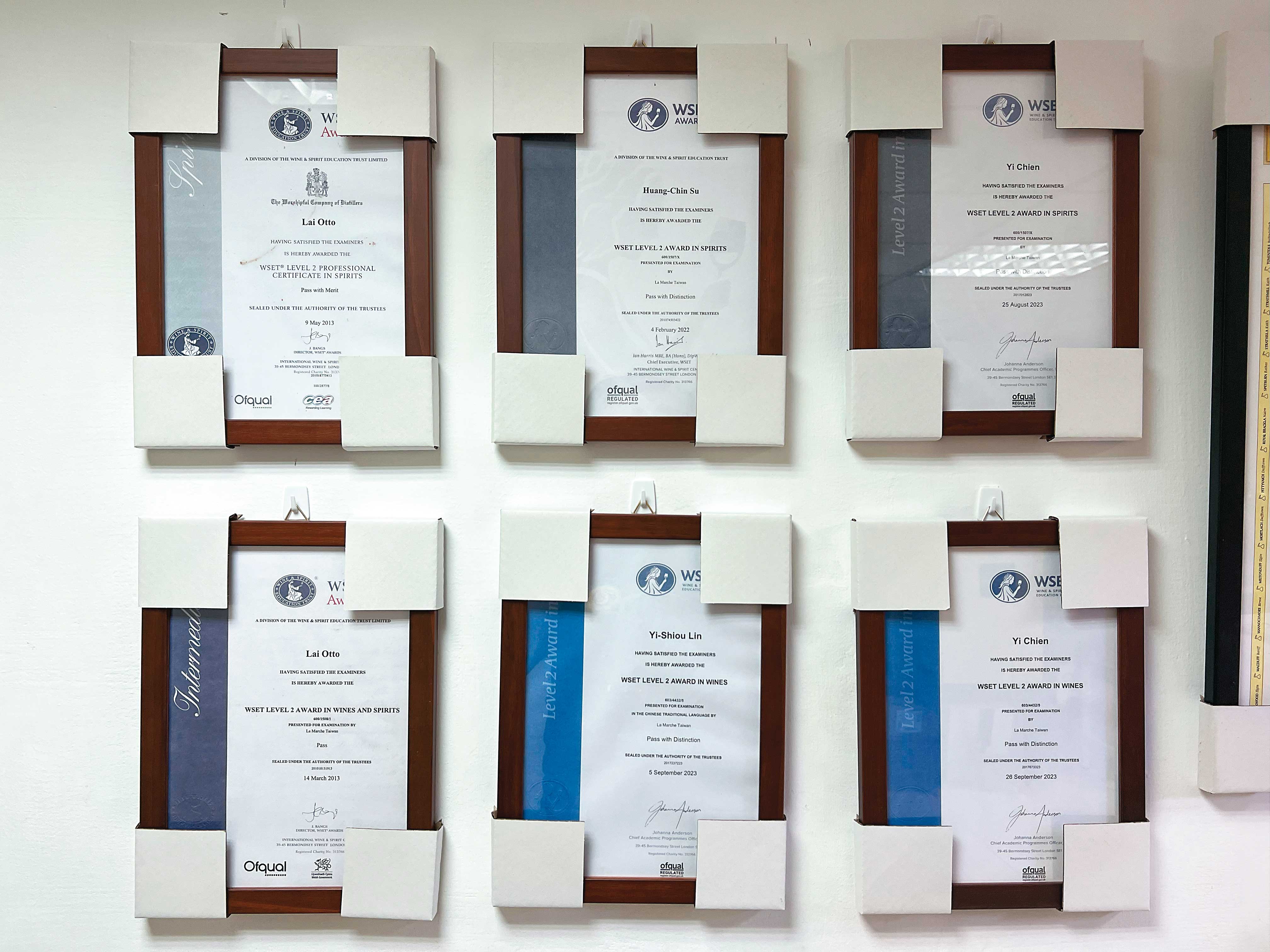 WSET證照已經成為業內專業人士以及業外愛好人士，共同認可的專業品酒執照。除了葡萄酒、烈酒之外，也有清酒、啤酒認證。