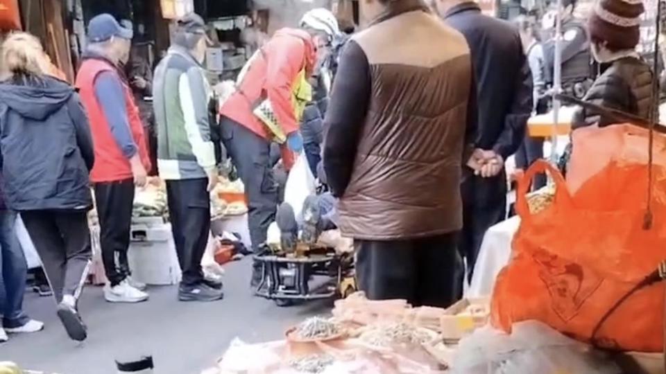 苗栗持刀襲警的男子被挖出過去就曾有過砍傷他人的黑歷史。（翻攝畫面）