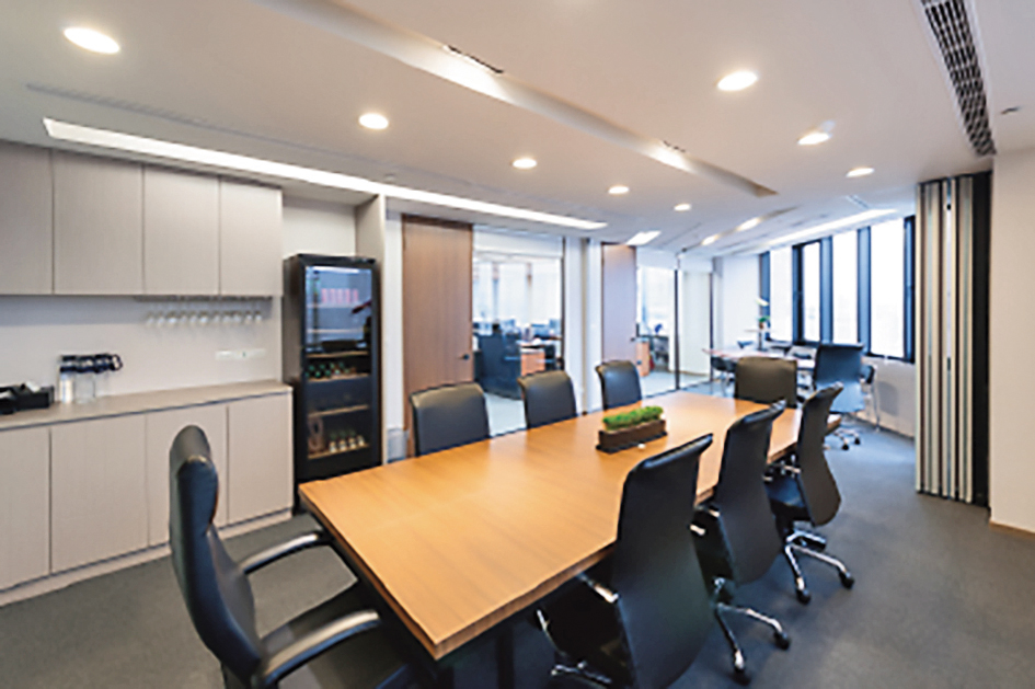 A先生多次與蕭瑋志約在律所面談，信任律所名聲，不料最後卻被騙走上千萬元。（翻攝立勤官網）