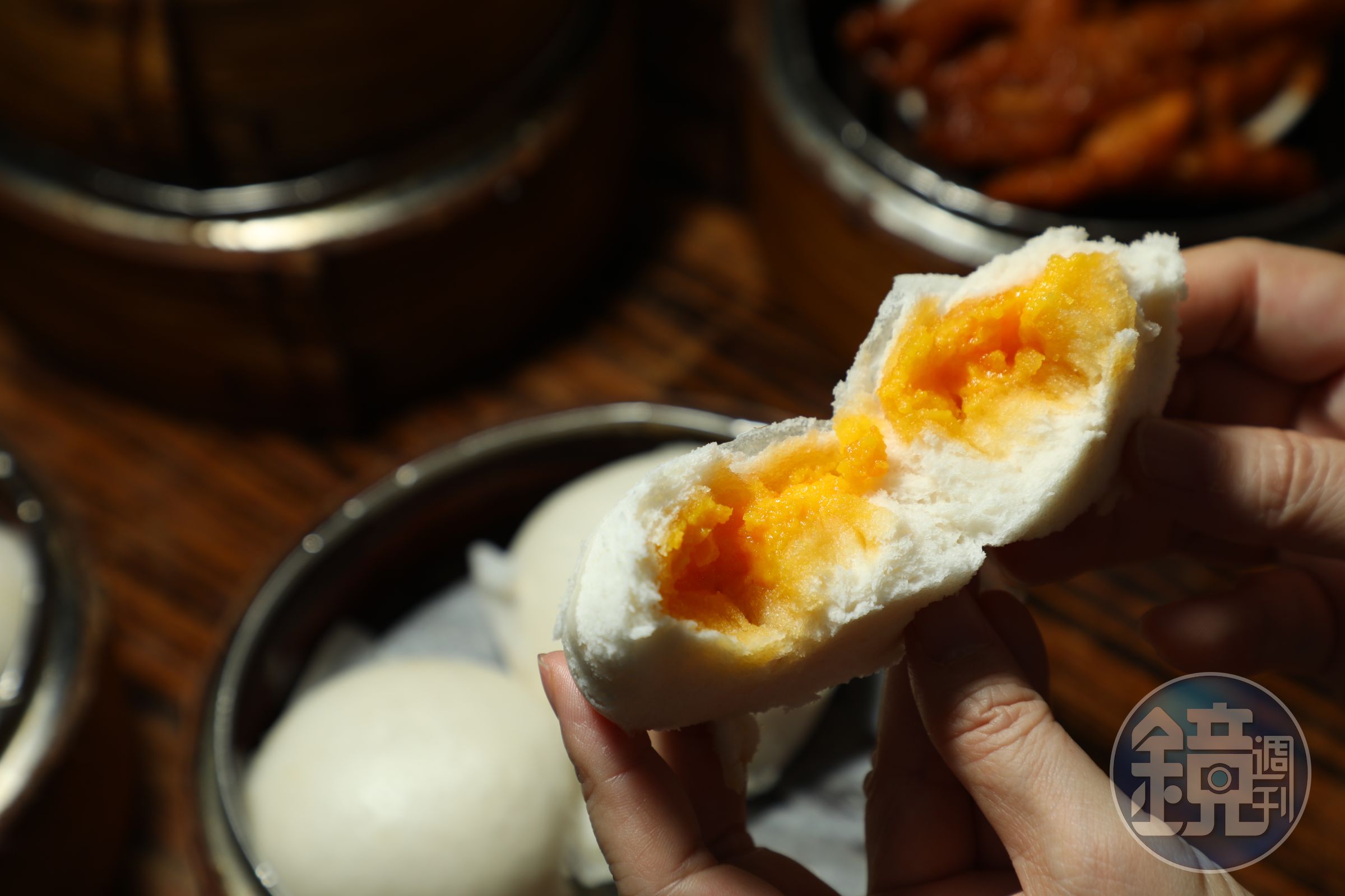 「皇牌流沙飽」沒有想像中的流沙，但味道還是好的。（港幣26元／份）