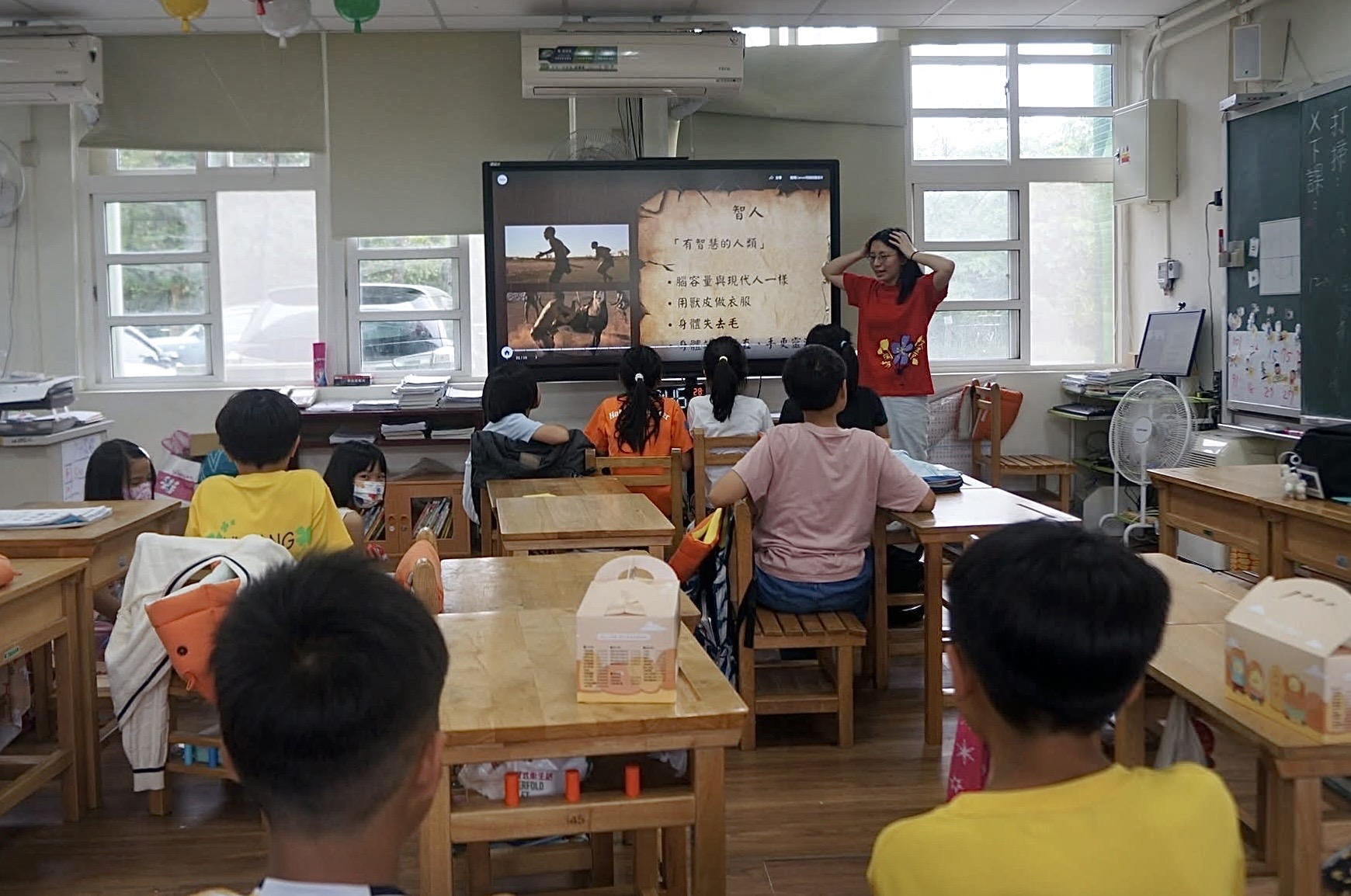 瑞芳因產業沒落與人口外移,社區內多為高齡者與弱勢家庭,許多孩子來自單親或隔代教養家庭,課後與假日缺乏穩定陪伴。(信義房屋提供)