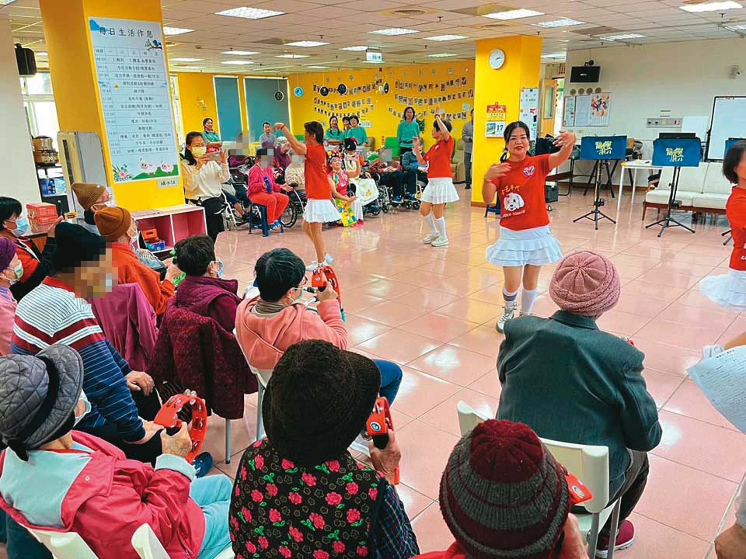 黃至君認為懷寧護理之家經營不善，恐損及收容人權益。（翻攝桃園市私立懷寧護理之家臉書）
