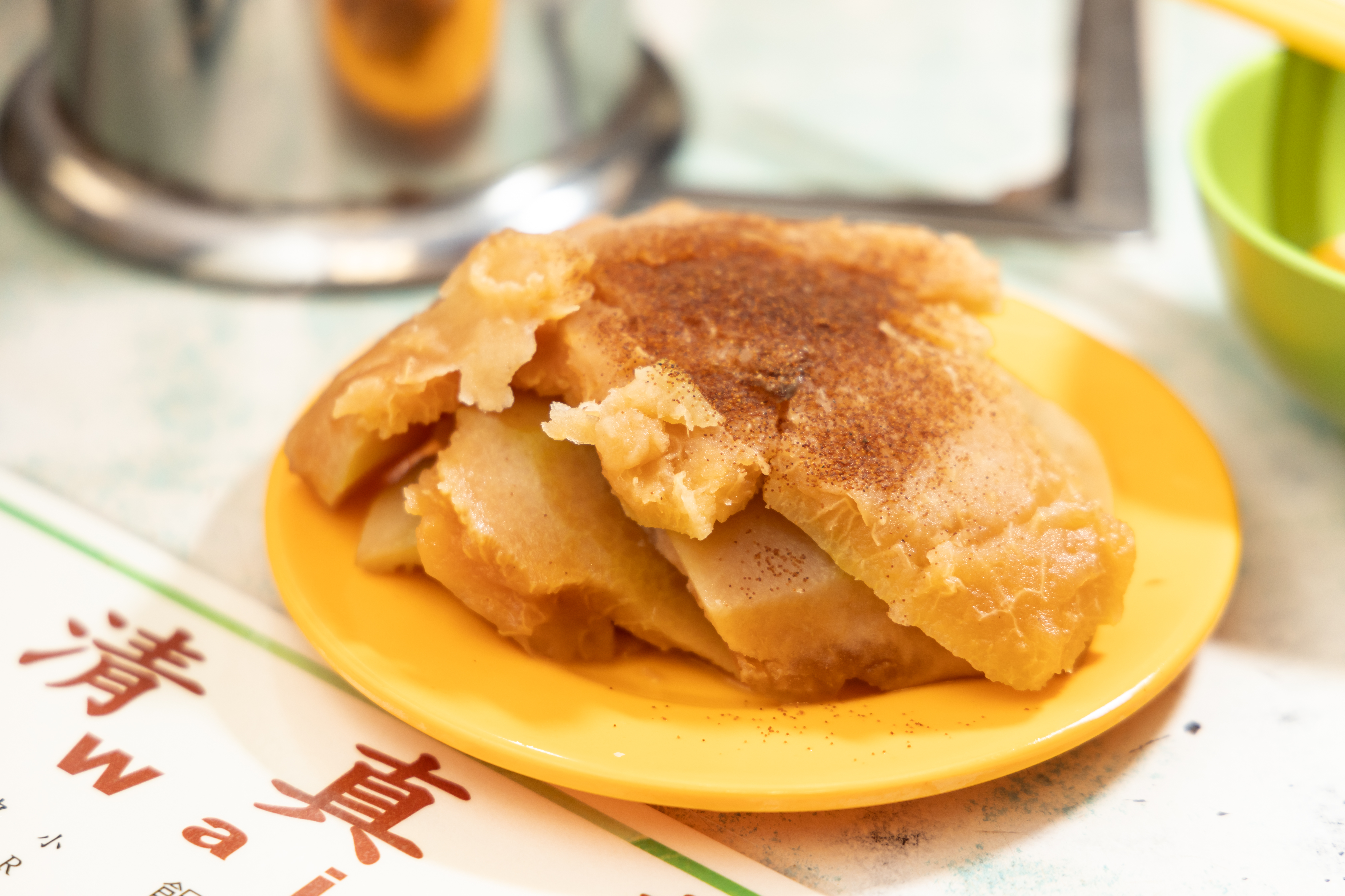 快失傳的老粵菜「蝦子柚皮」，在灣仔的鵝頸街市熟食中心就吃得到。