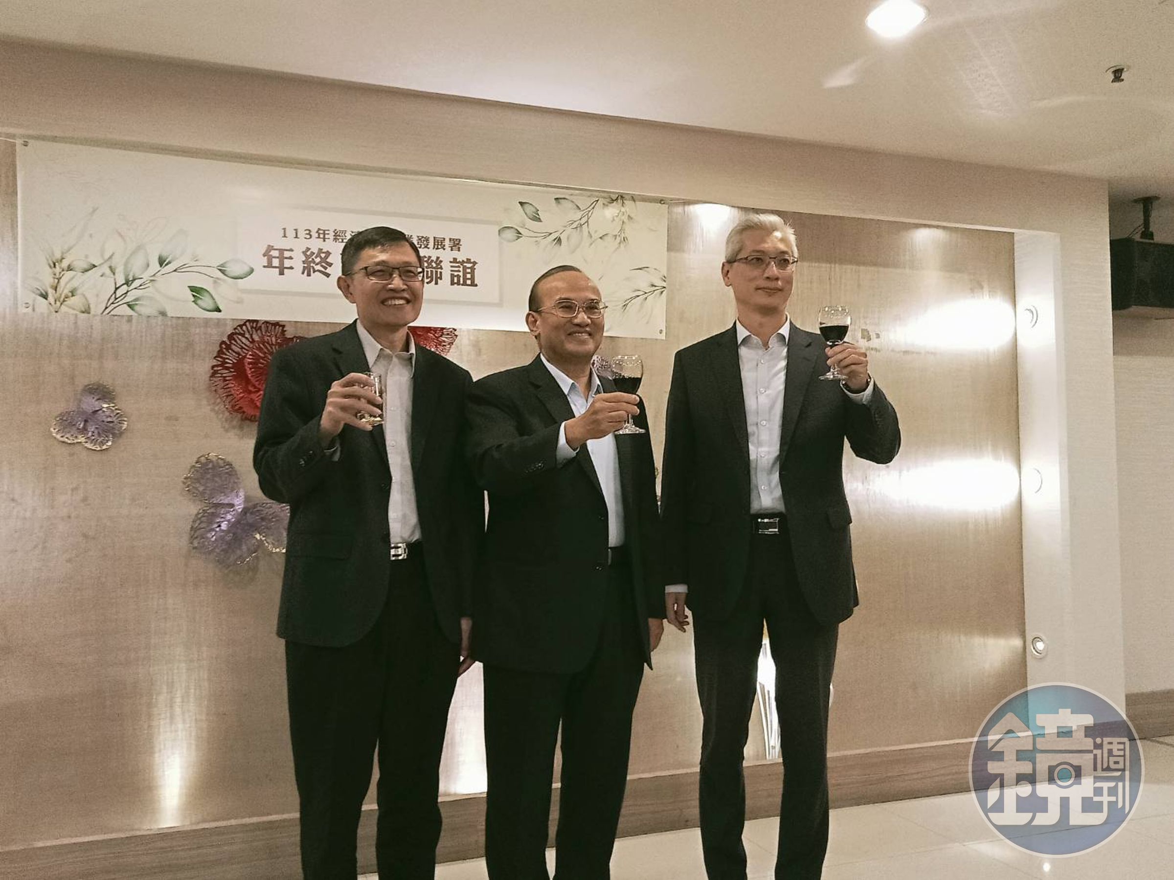 產發署署長連錦漳（圖中）表示，「台版晶片法」細節規劃已如期完成，2月將開始受理，收件截止日是5月底。