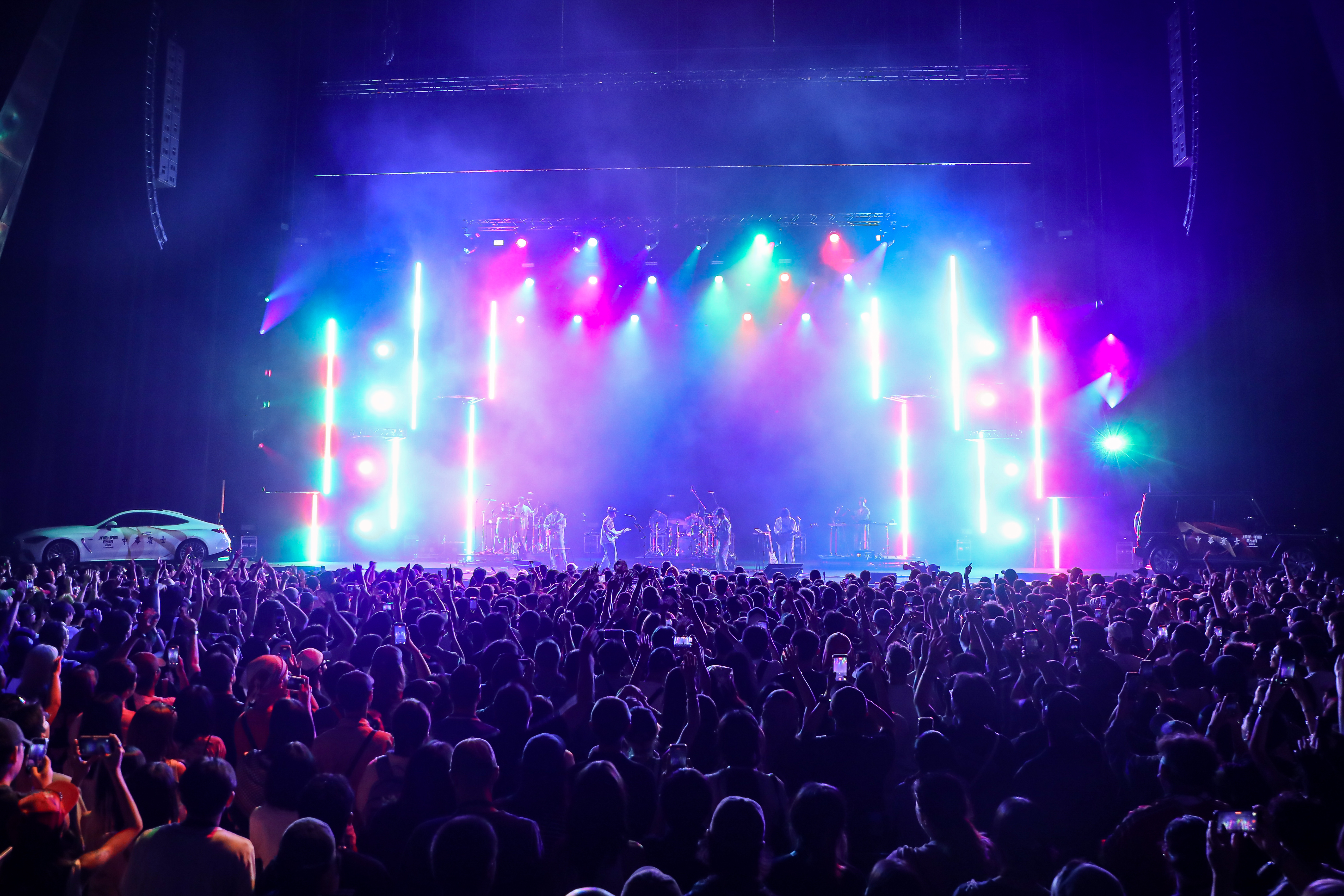 HYUKOH最後更驚喜喊話「明年春天再來」，全場瞬間暴動。（讀者提供）