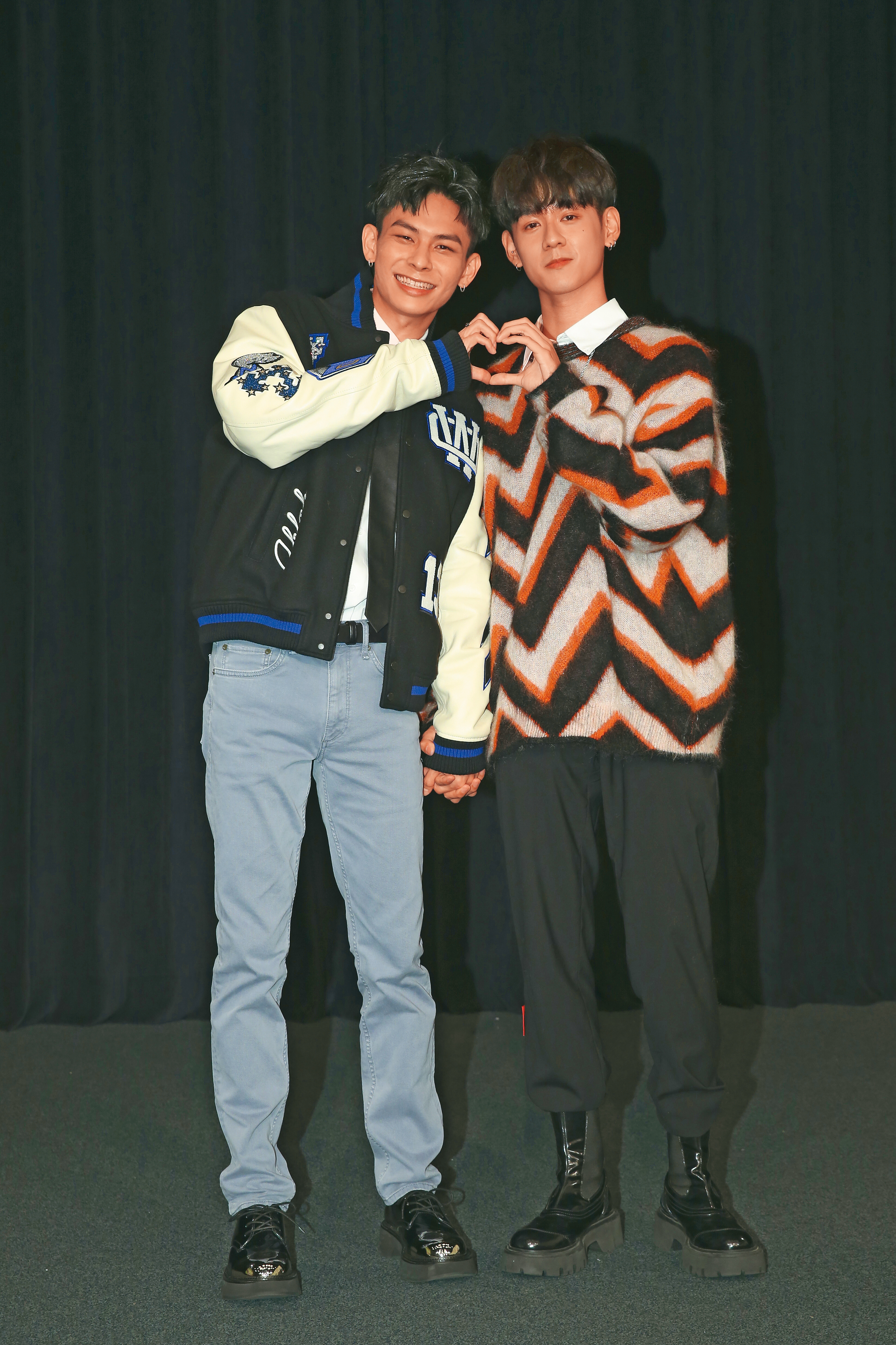 楊懿軒（左）在BL劇《免疫屏蔽》中和黃暐哲（右）上演男男愛戀。