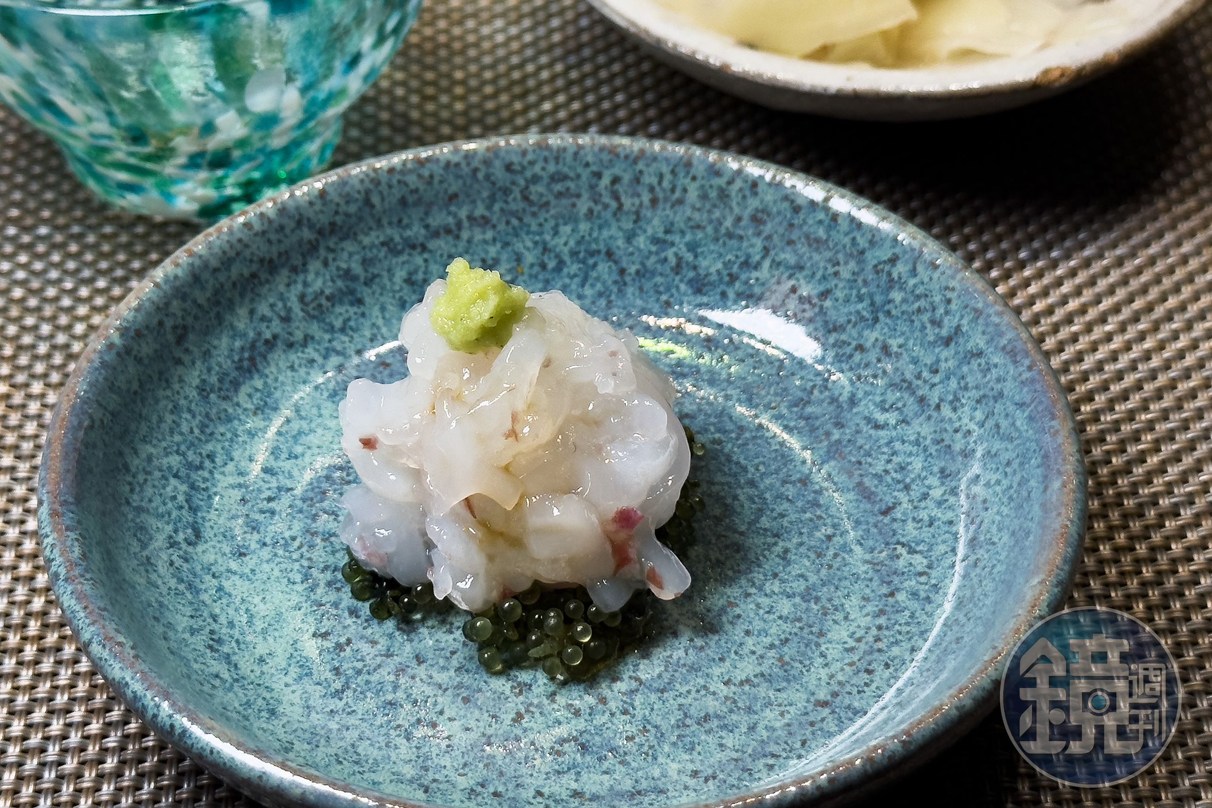 刺身「富山灣小白蝦」口感絲滑、甜味乾淨，搭配爽脆海葡萄，層次清楚，展現產地旬味。