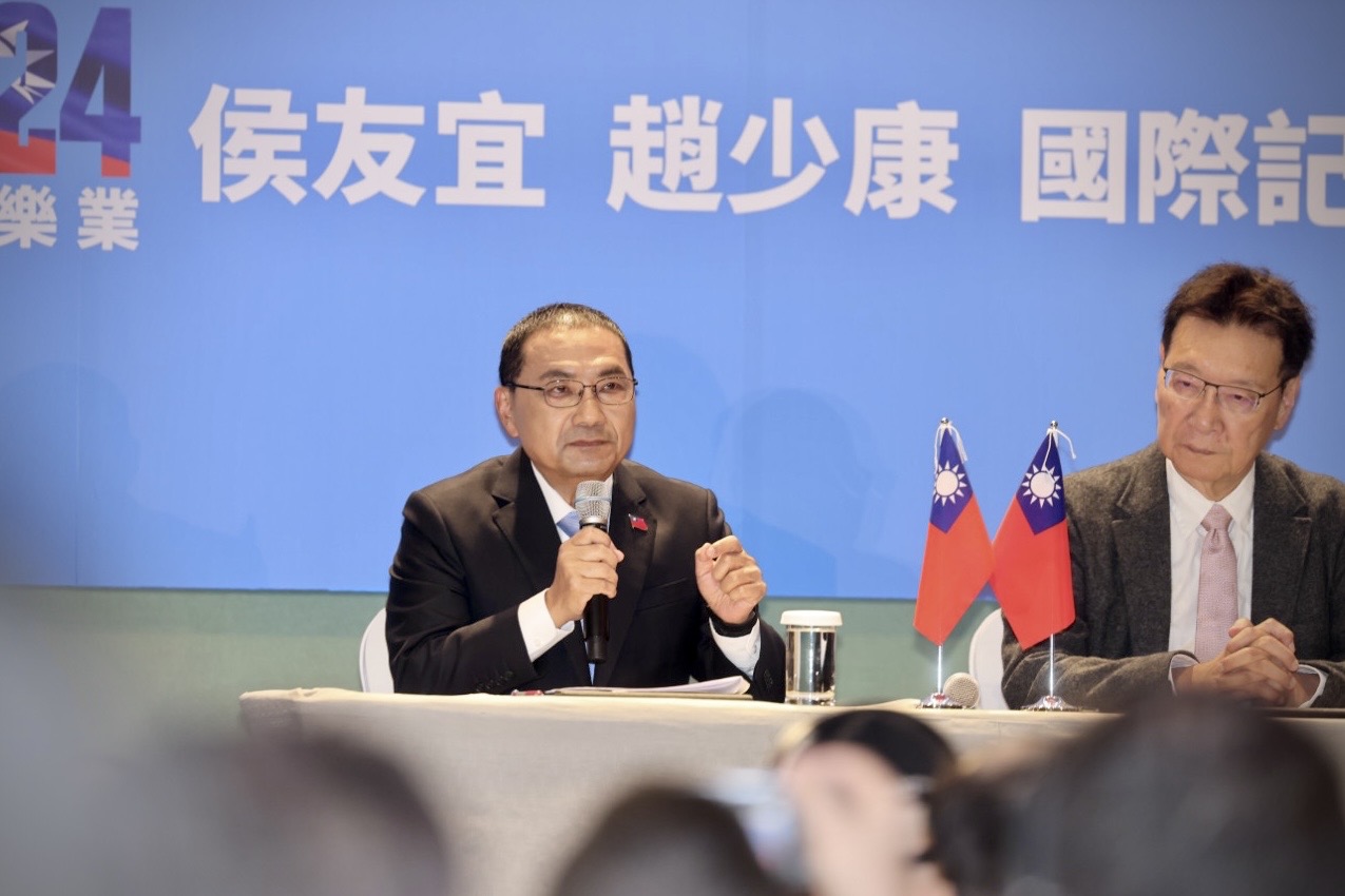 侯友宜開國際記者會：我任內不觸及統一問題！再度切割馬英九。（侯友宜團隊提供）