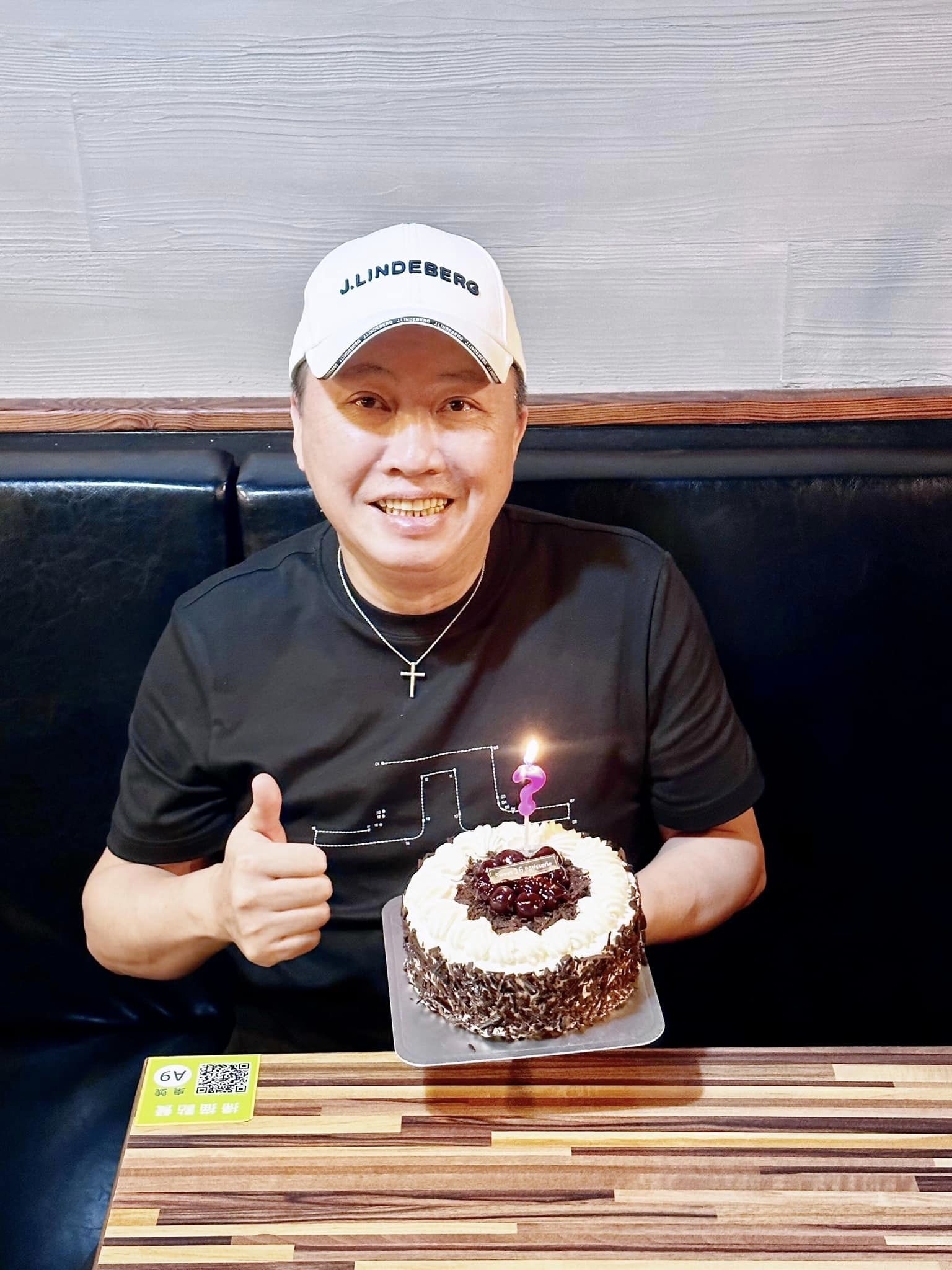 趙正平梅開二度與小22歲女友已經登記結婚。（翻攝自趙正平臉書）