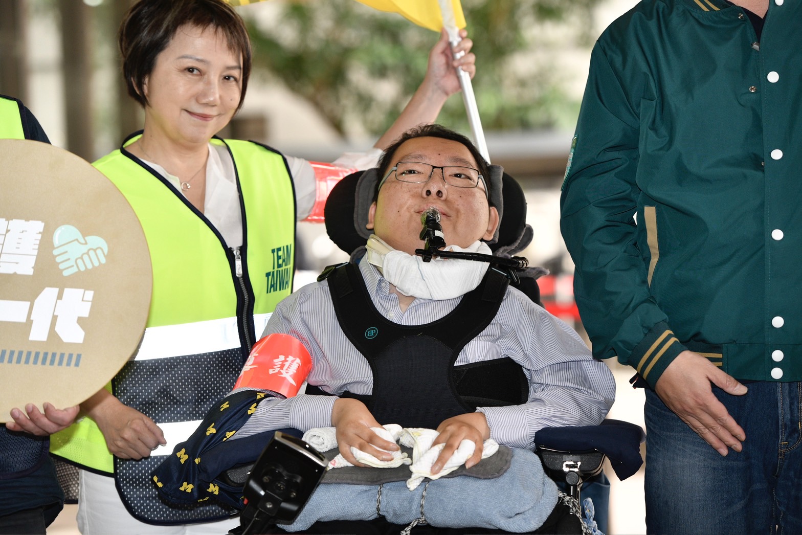 罕病患者陳俊翰位列民進黨不分區16名，勵志故事也被認為是韓劇《非常律師禹英禑》翻版。
