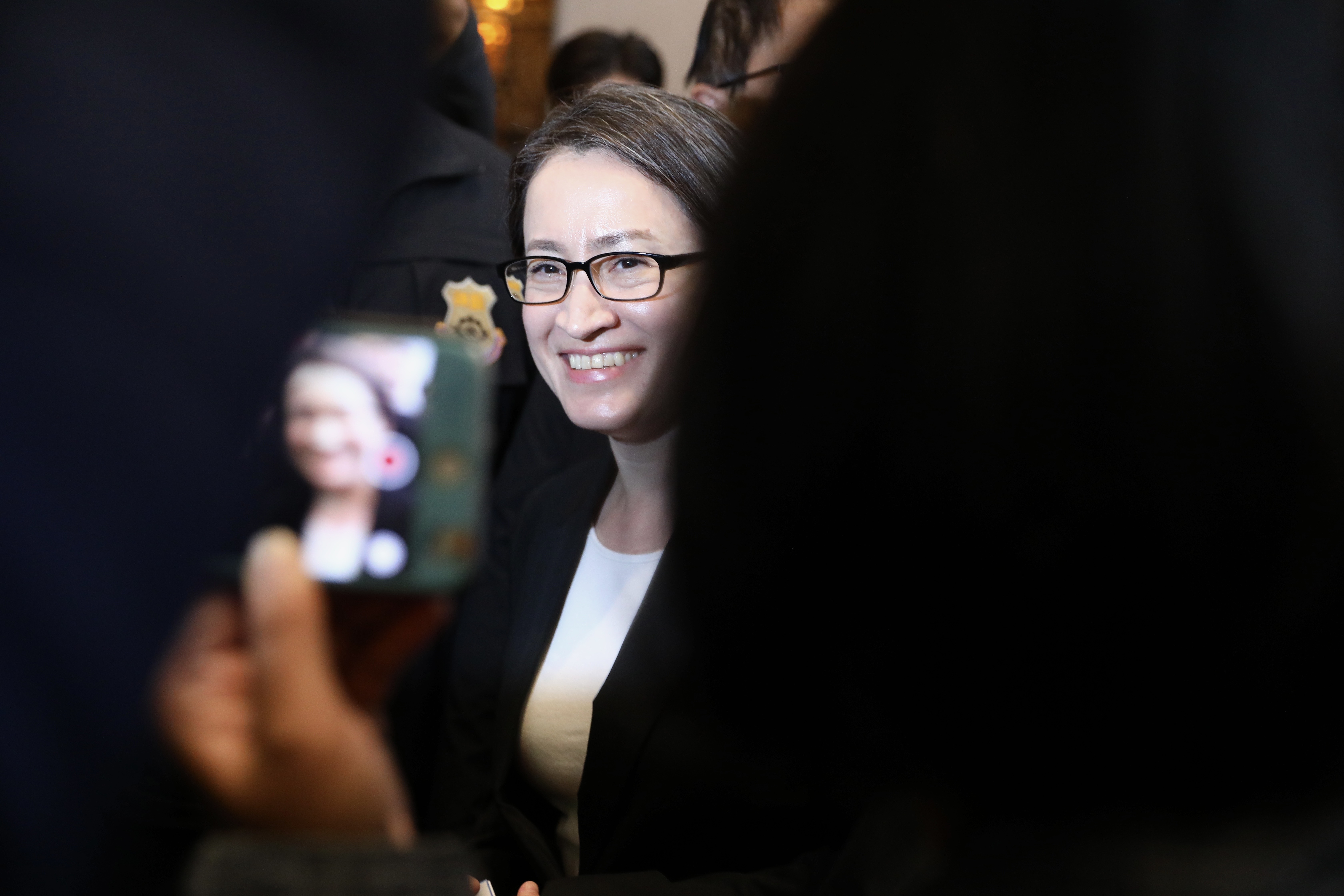 蕭美琴返台參選後進行緊鑼密鼓的競選行程，今赴美準備工作交接，並將毛小孩帶回台灣。