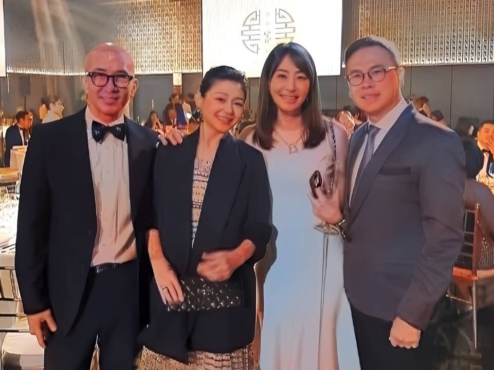 賈永婕上月在王偉忠女兒歸寧宴與大S、具俊曄相見歡。（翻攝賈永婕臉書）