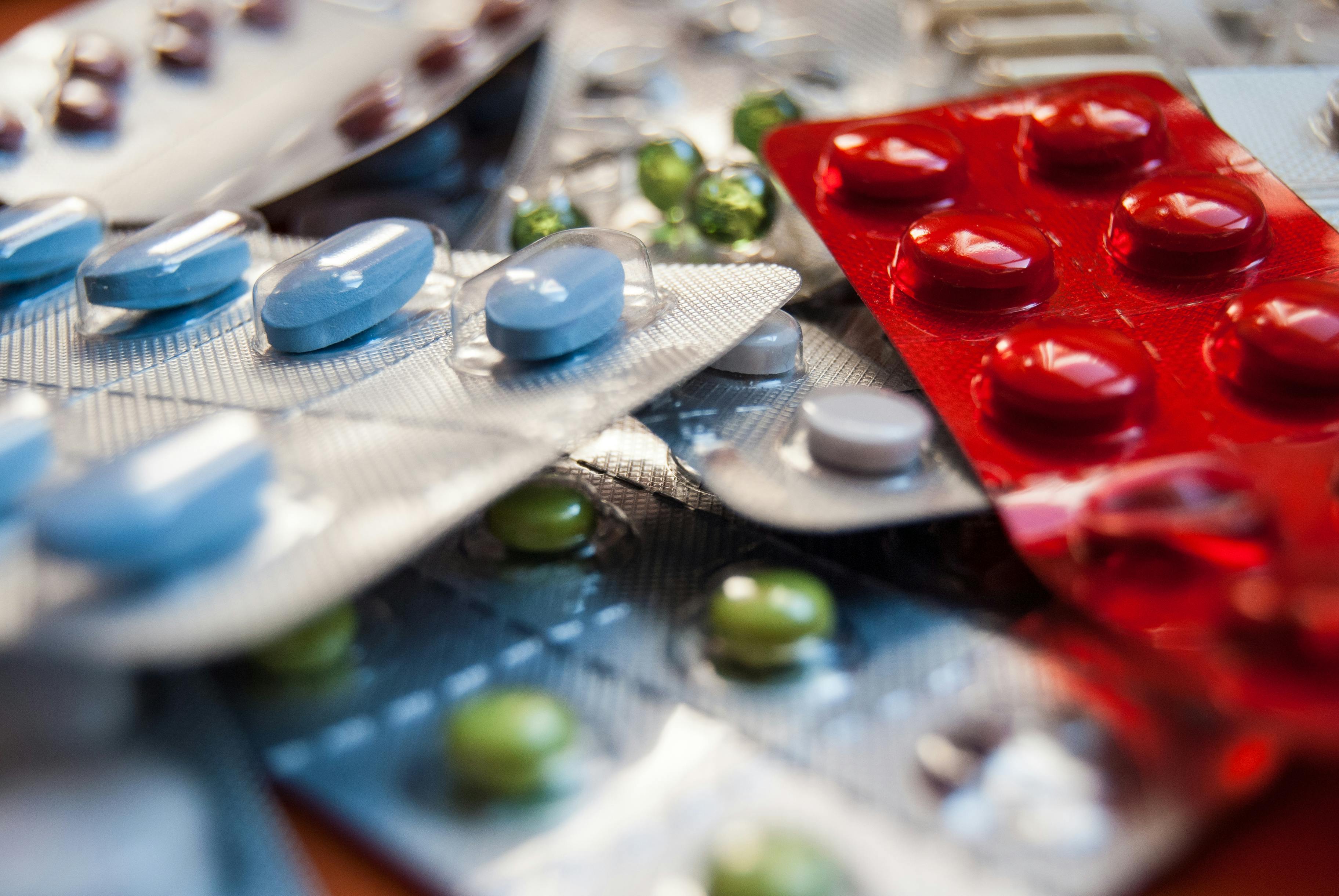  不少民眾誤以為「咬碎藥」吸收更快，但食藥署提醒，有些胃藥咬碎反而會讓藥效失靈。（示意圖，非當事藥品 / pexels）