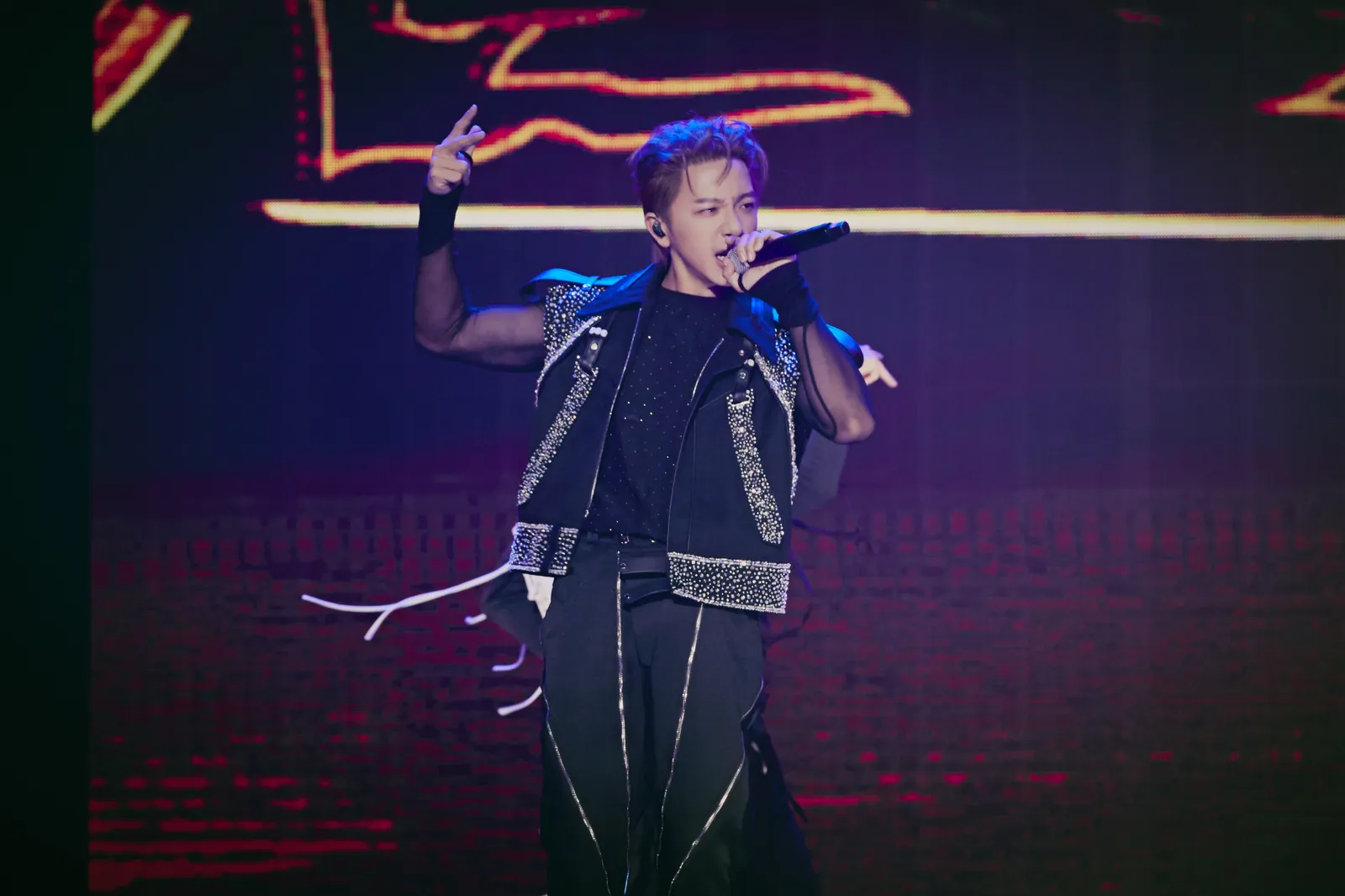 坤達抵達加拿大得知檢方行動，即表示「面對錯誤沒有別的選項」。（相信音樂提供）