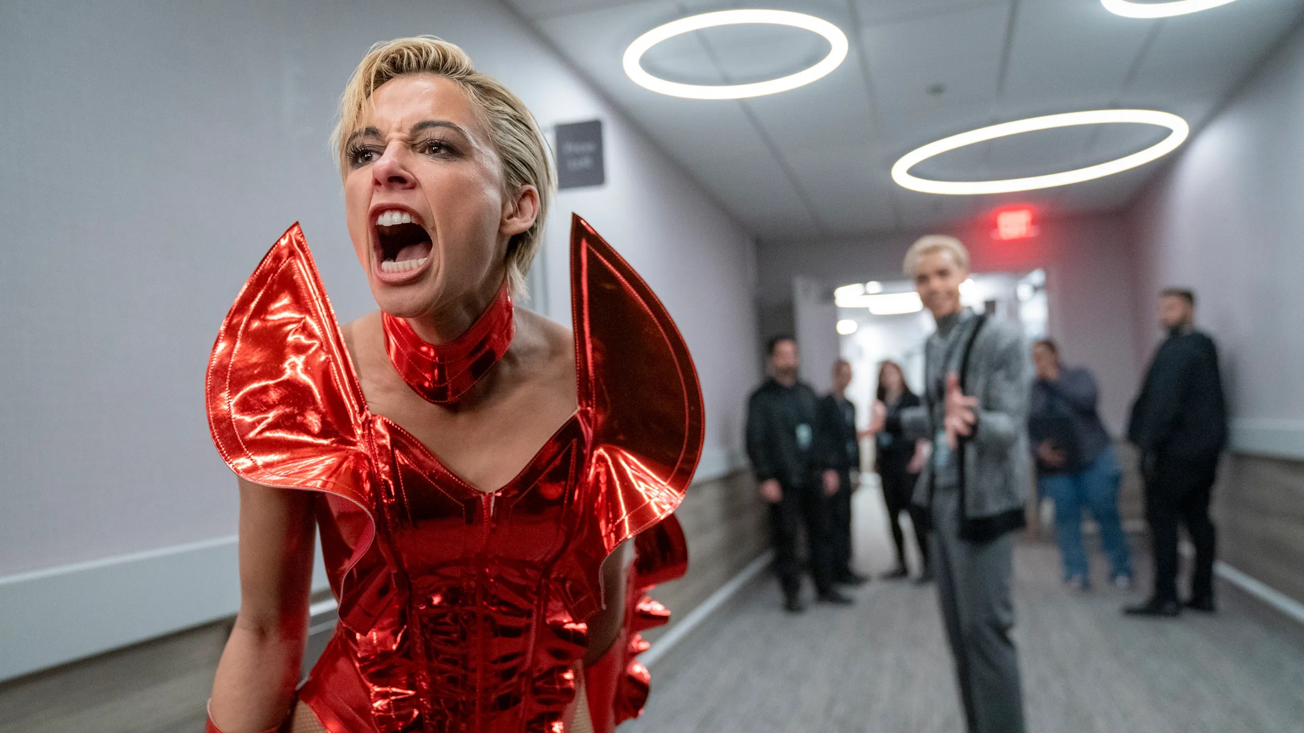 英國女星娜歐蜜史考特接下《微笑2》，多場虛實錯亂、血腥又失控的對手戲拍到她精疲力竭。（Catchplay提供）