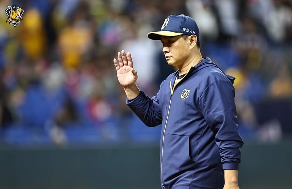 對於未能帶領球隊打進季後賽，彭政閔一人扛全責。（翻攝自兄弟Fans Club臉書）