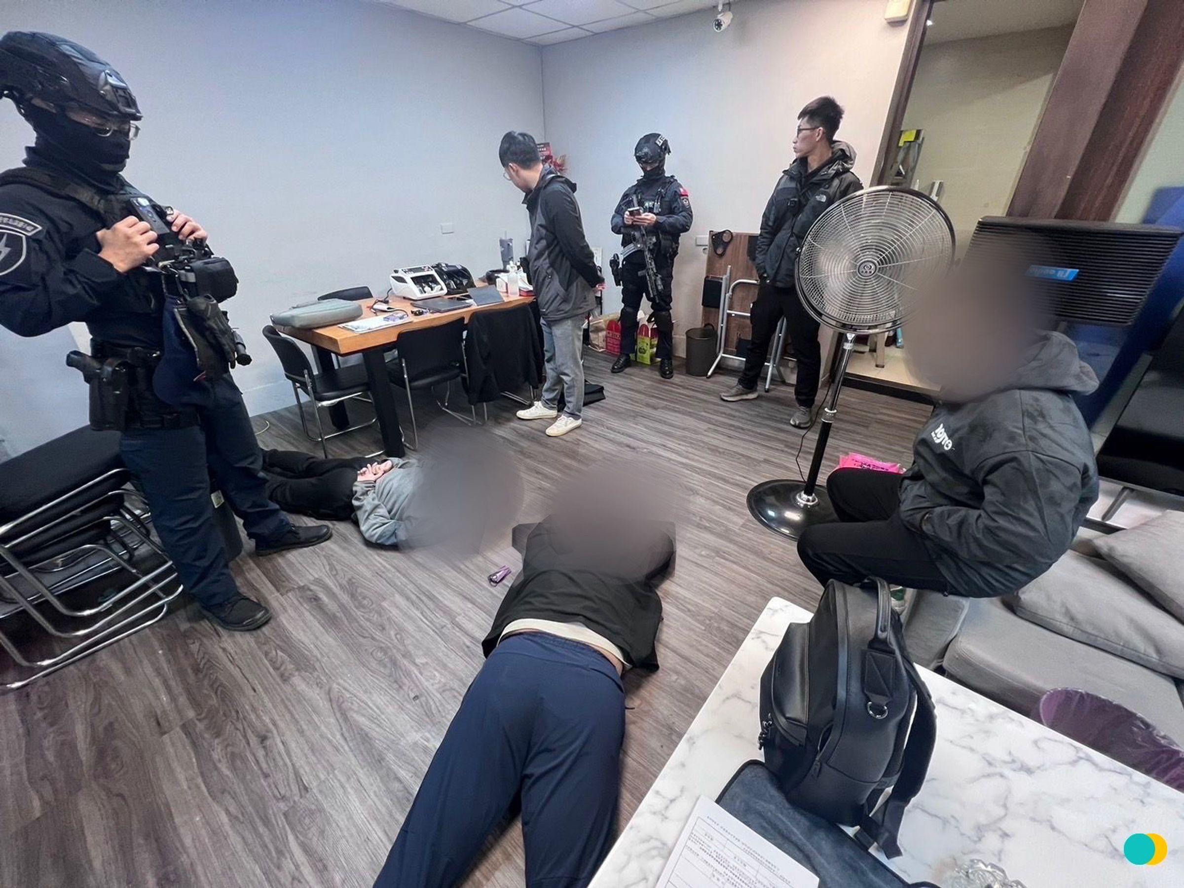 警方逮捕詐團車手。(警方提供)