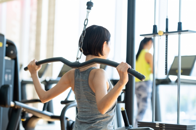 中國一名女子為了想快速增肌，誤信教練建議狂打雄性激素，沒想到下體卻長出異物。（示意圖，photoAC）