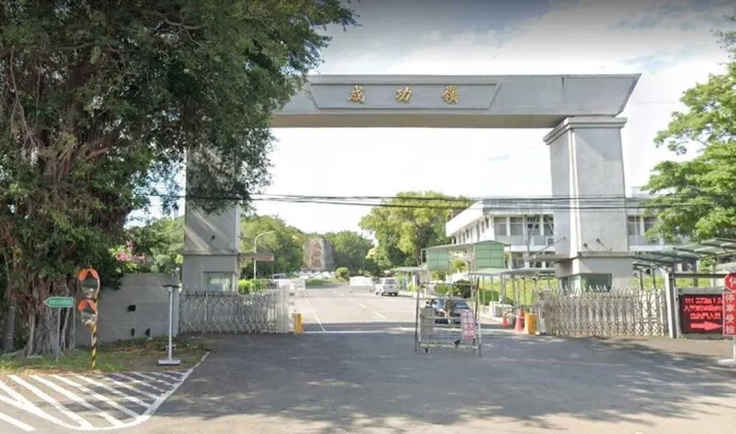 台中成功嶺營區昨發生T91步槍膛炸意外,新兵左臉嚴重受創送醫搶救。(翻攝自google maps)