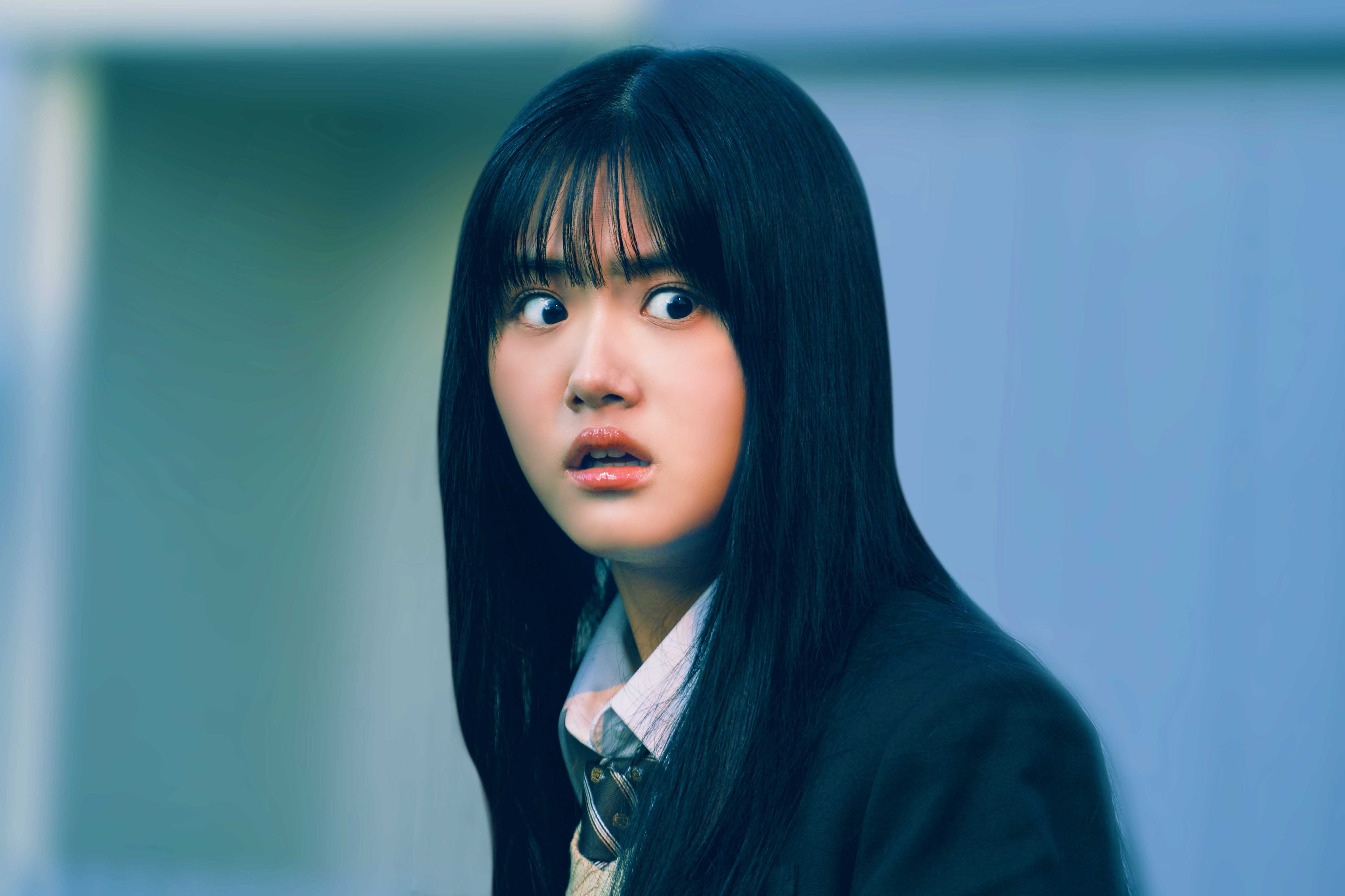 《陰陽眼見子》原菜乃華在片中詮釋女主角見子招牌的「視而不見」招式。(天馬行空提供)