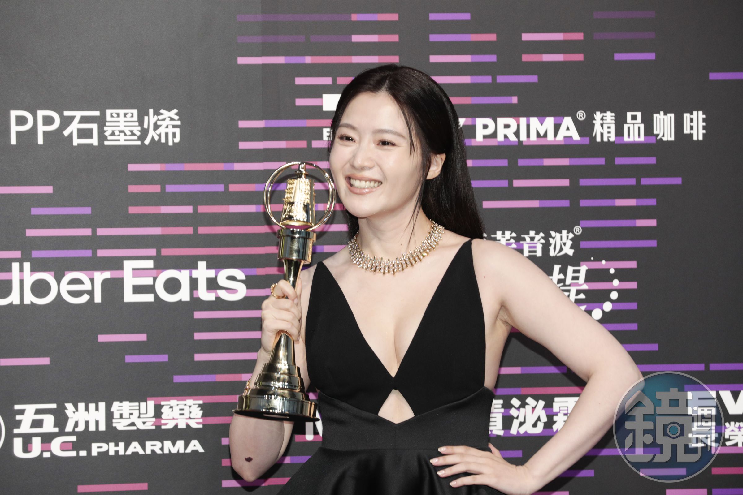 楊小黎以《台語有影—啥人顧性命》獲迷你劇集（電視電影) 女主角獎。