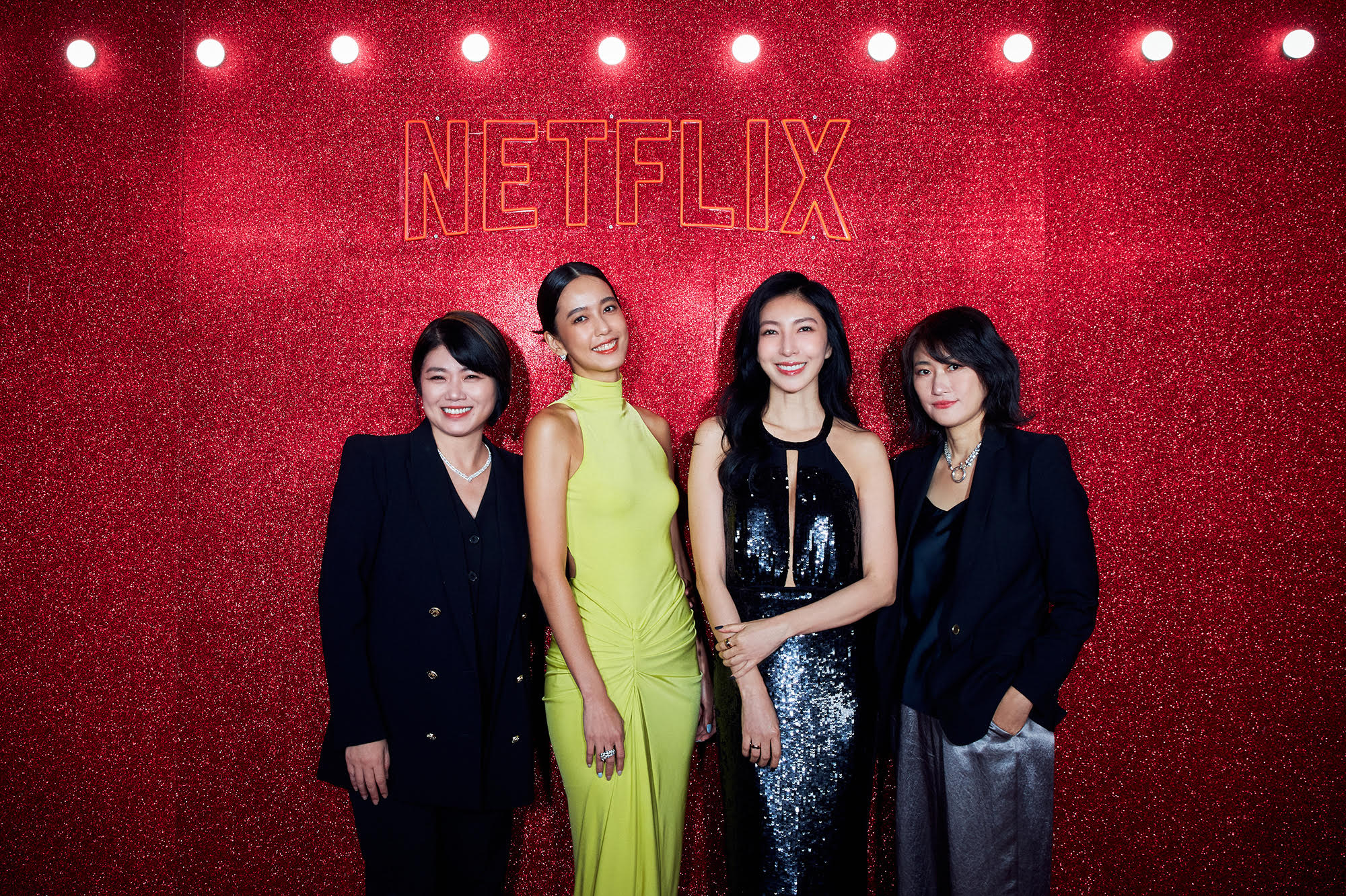 《影后》團隊左起為嚴藝文、陳庭妮、楊謹華、監製丁長鈺。(Netflix提供)