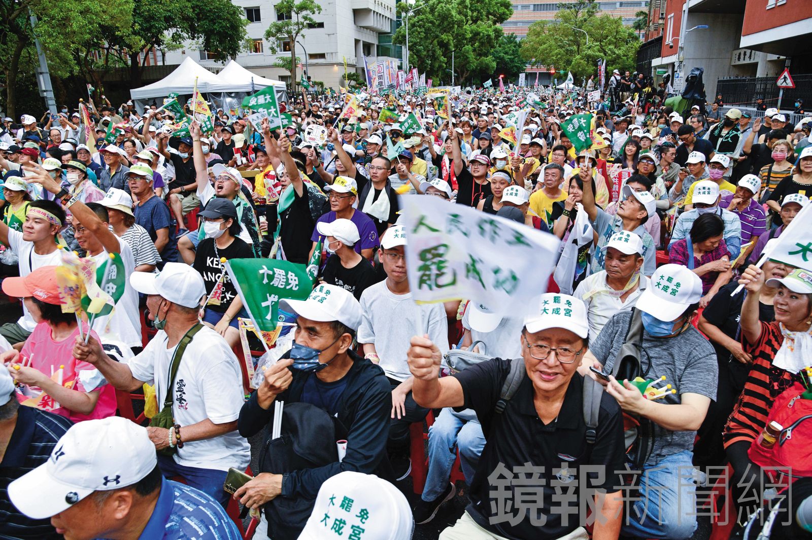 大罷免投票倒數,罷團19日號召青鳥重返青島東路。(鏡報李智為)