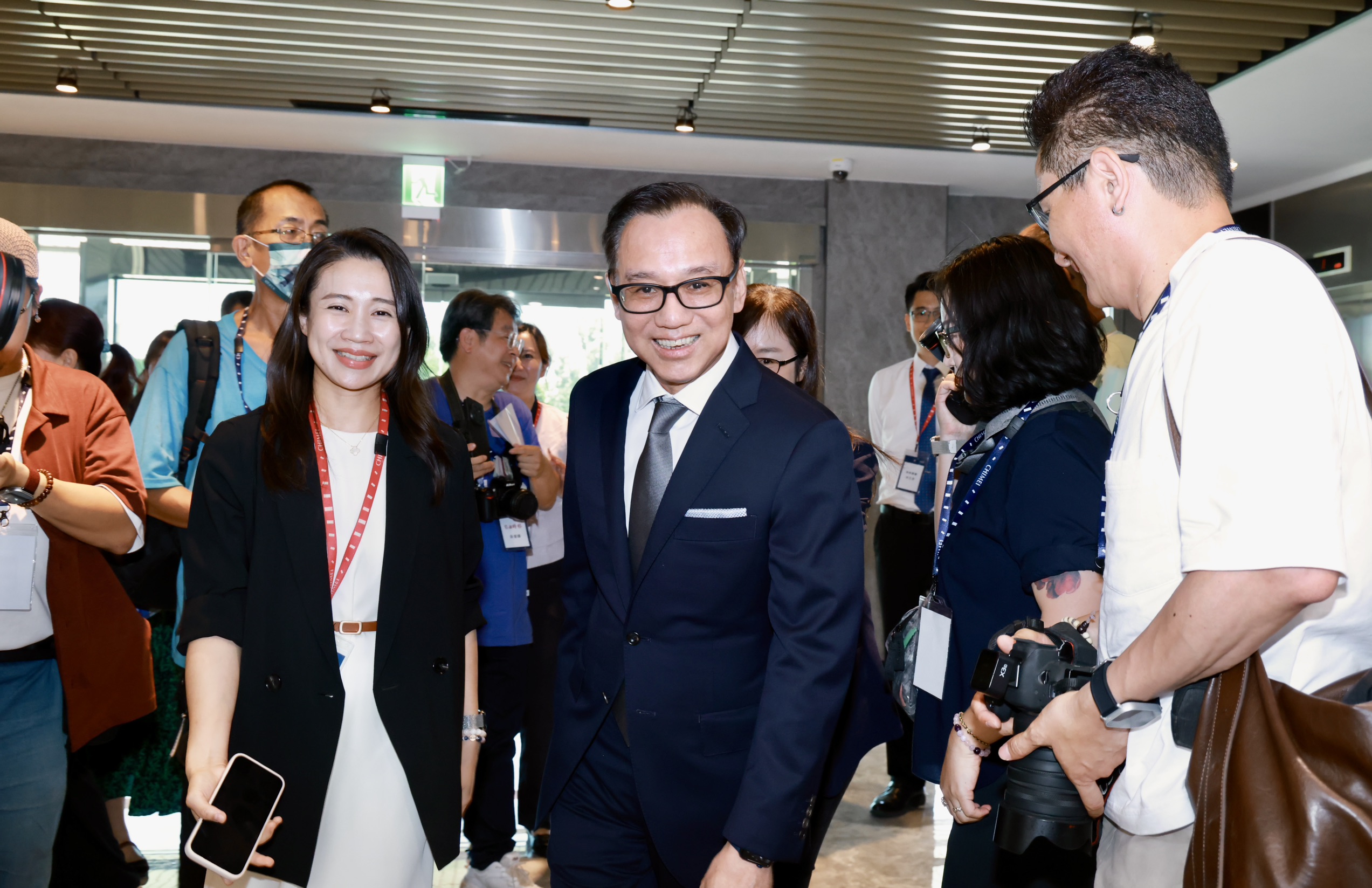 奇美實業董事長許家彰首度舉行媒體聯訪。